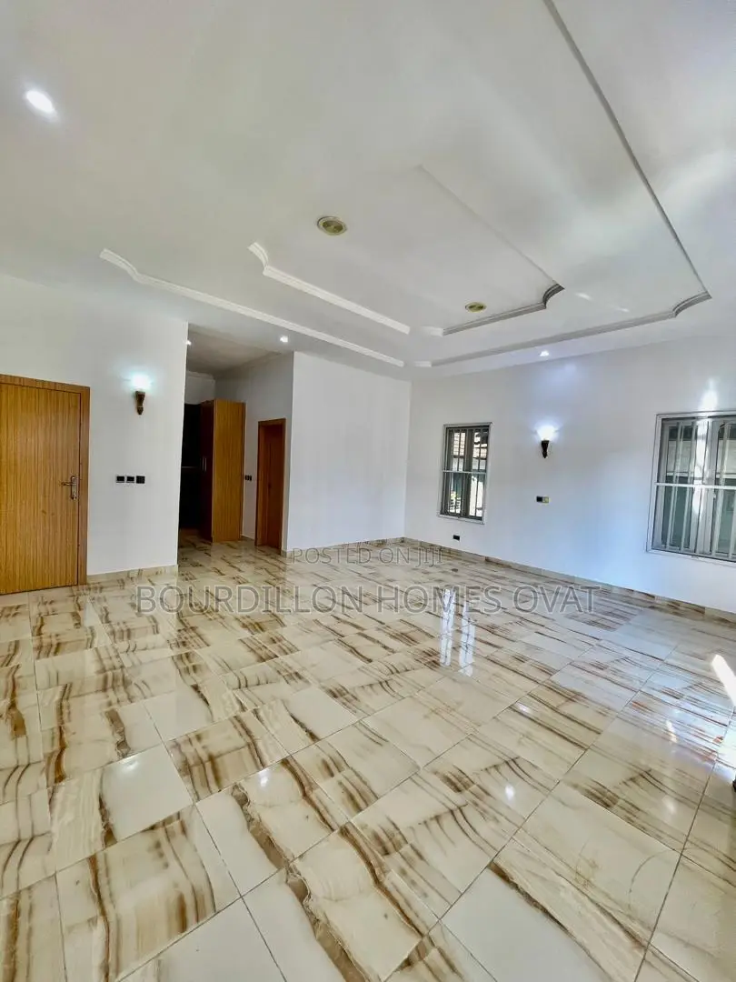 5bdrm Duplex in Ikate for sale