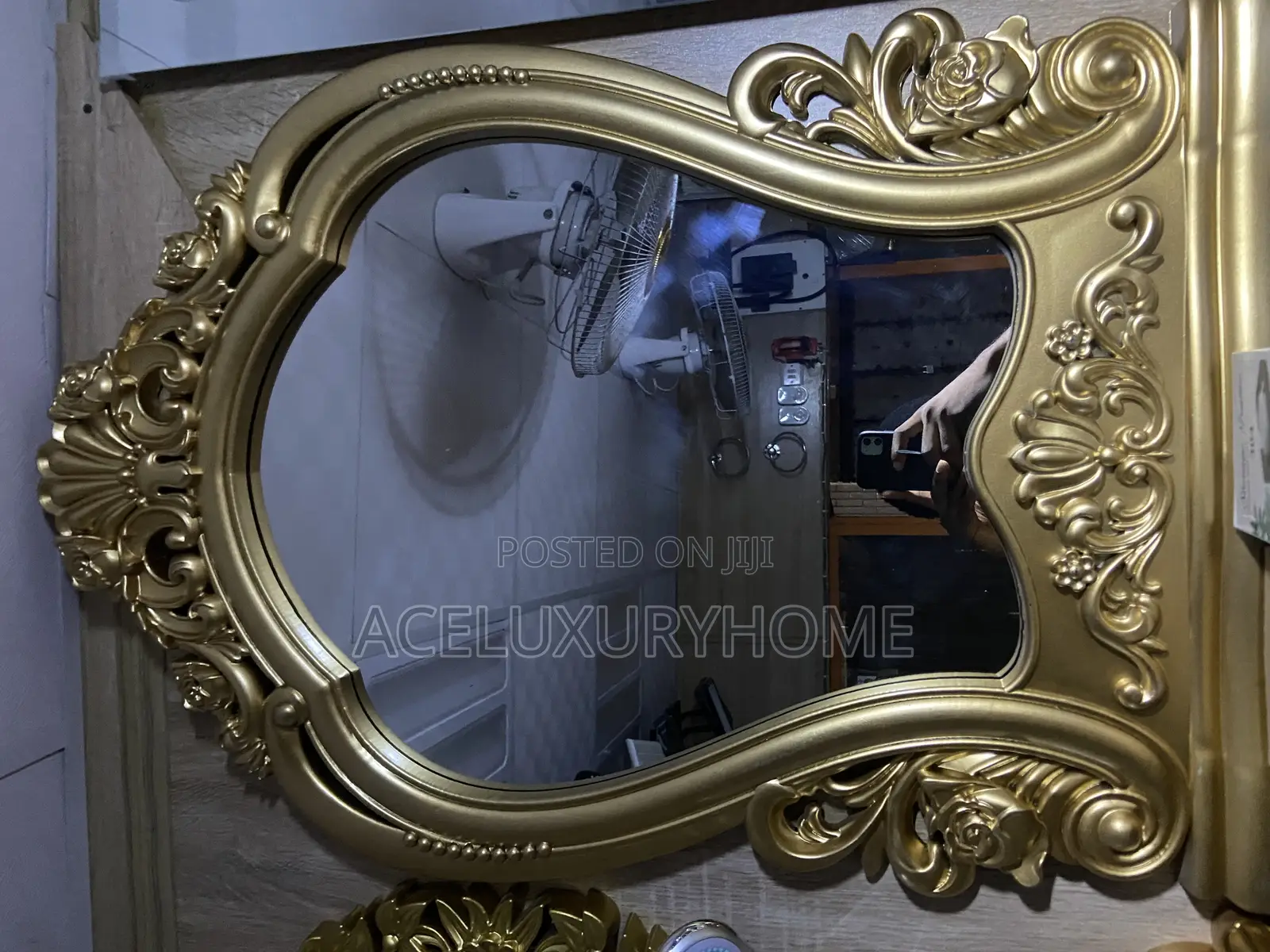 Mirror Flower Shaped Beautified