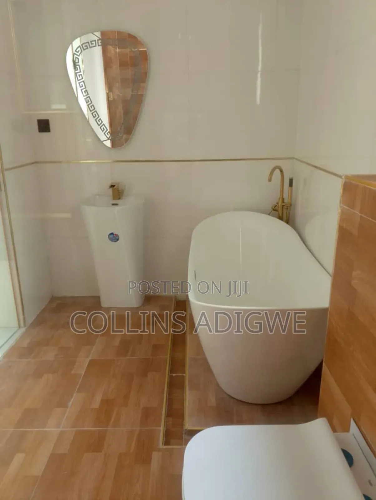 5bdrm Duplex in Estate Lekki Ajah for sale