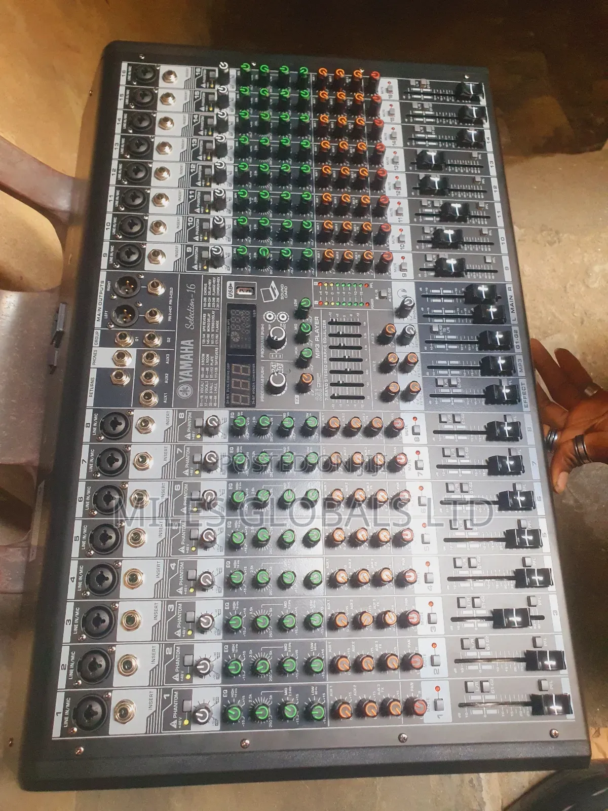 Professional 16 Channel Mixer