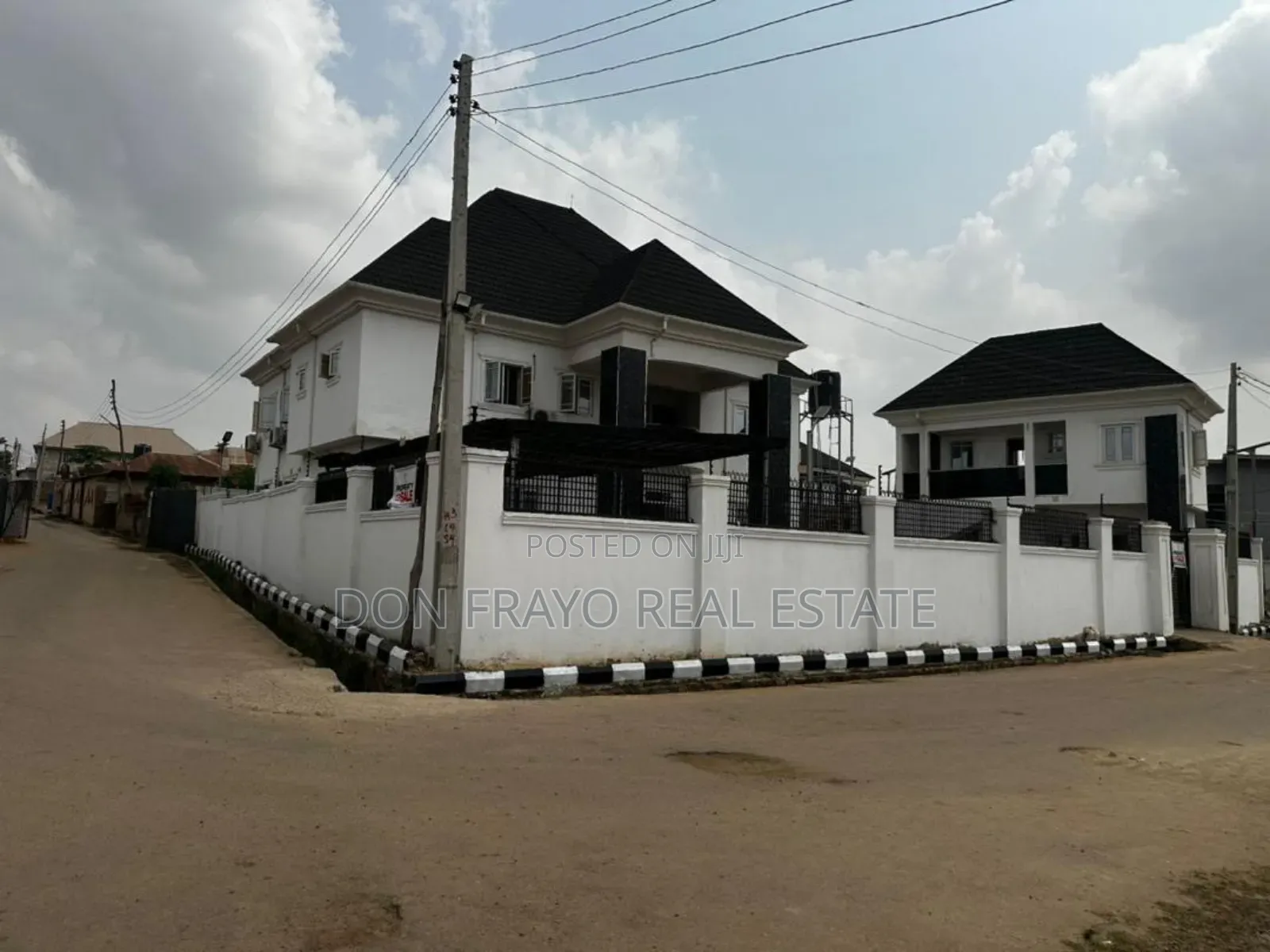 11bdrm Duplex in Adeoje Estate, Akala Express for sale