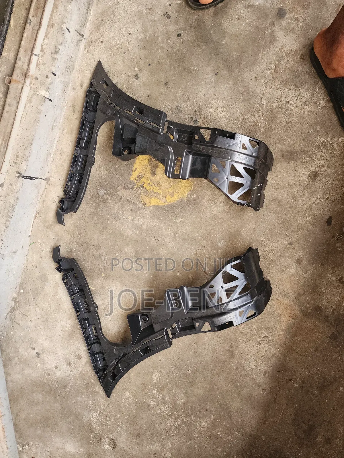 Glc300 2015 Back Bumper Clips