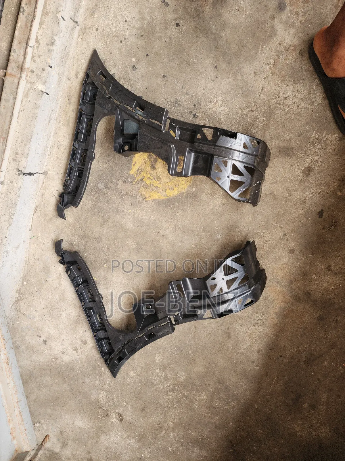 Glc300 2015 Back Bumper Clips
