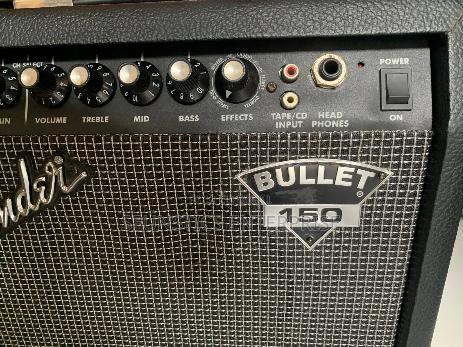 Quality Fender Bullet 150 Lead Guitar Amplifier (Combo)