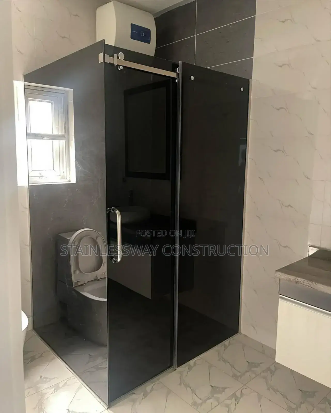 Refreshing Black Showercubicle Experience