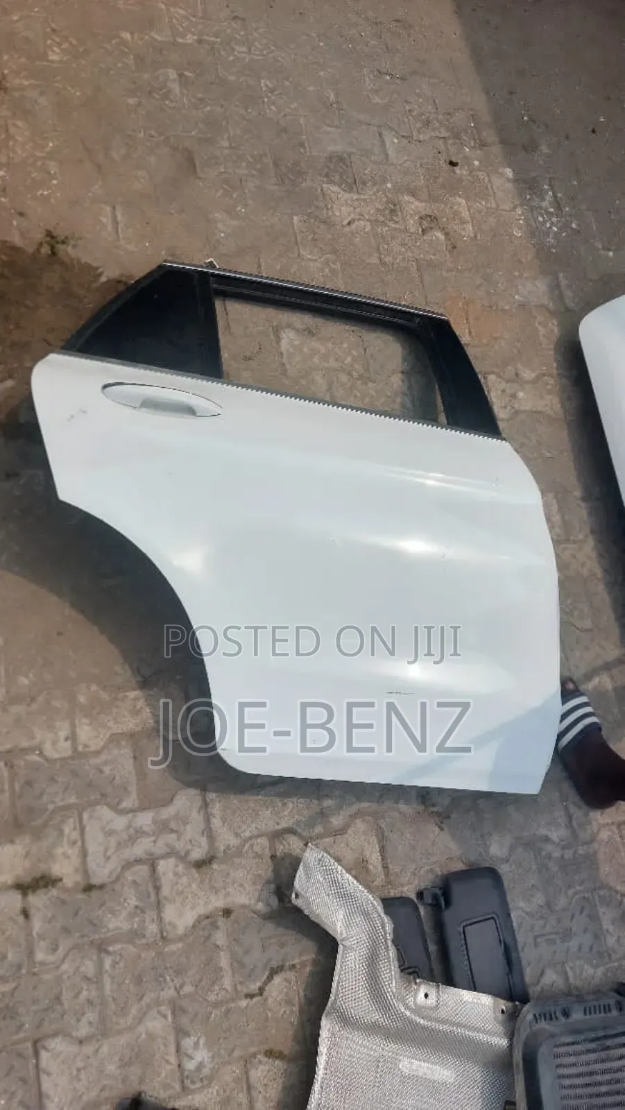 Glc300 2017 Passenger Side Door