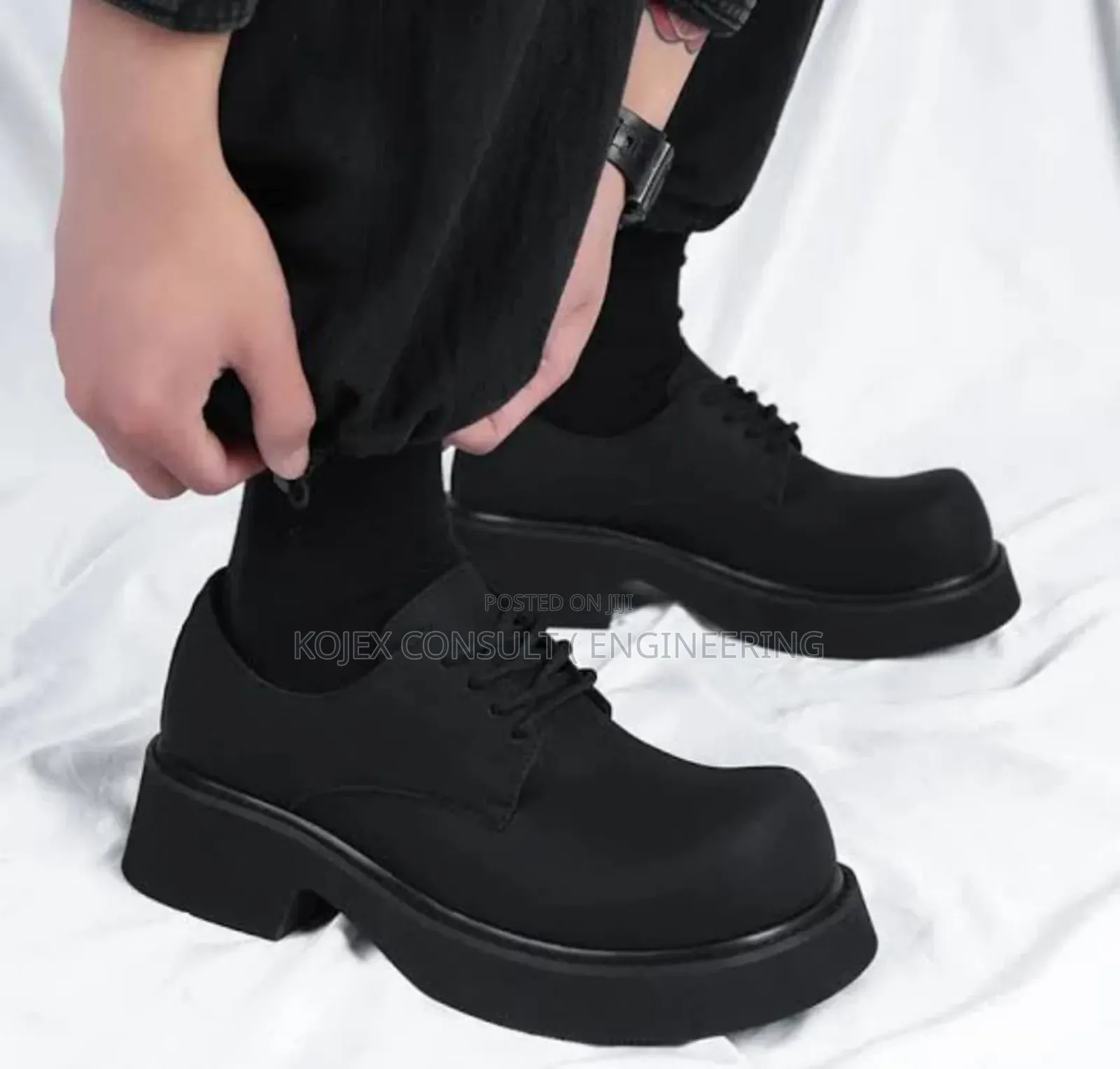 Balenciaga Stock Laced Shoe