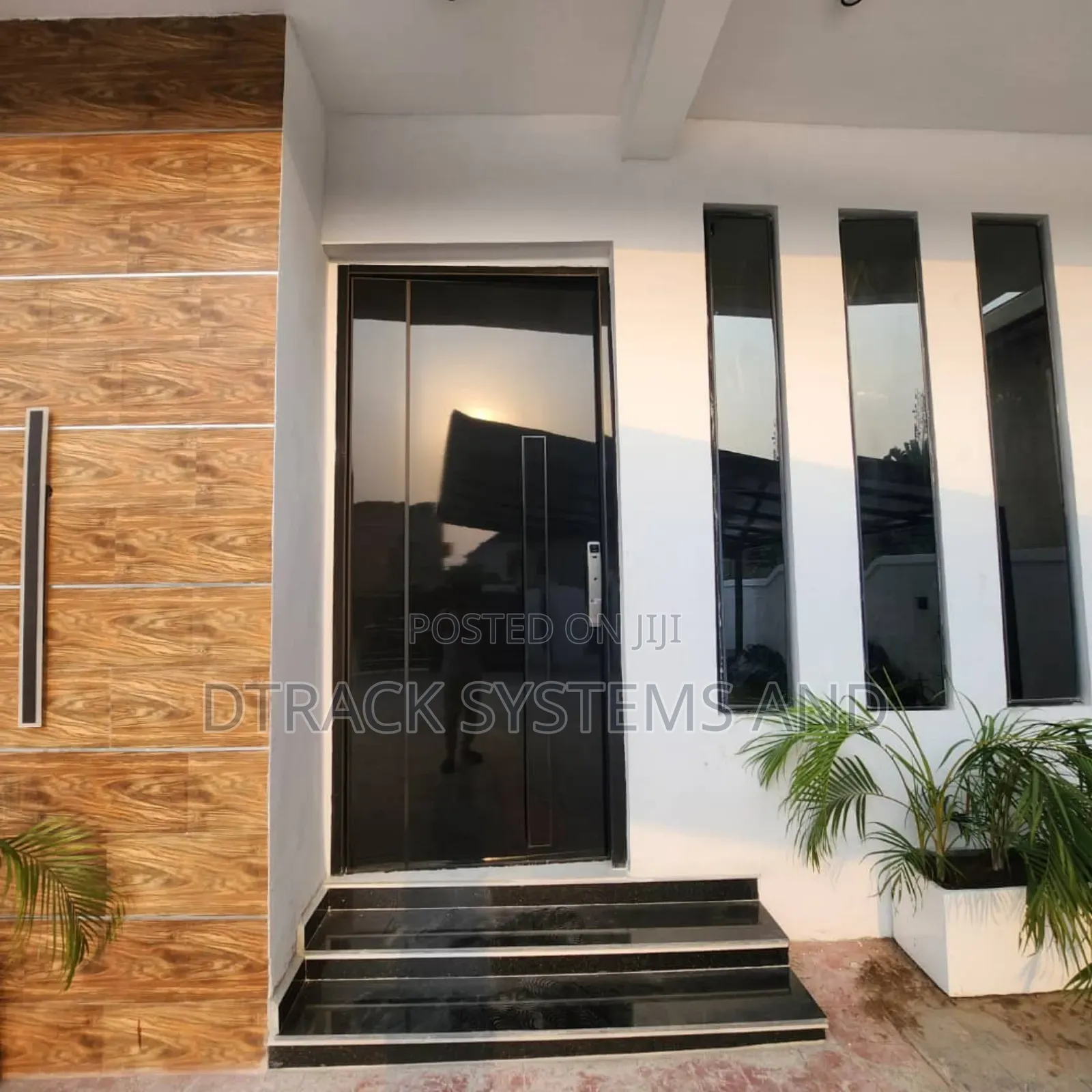 5bdrm Duplex in Peace Ville Estate, Idado for sale