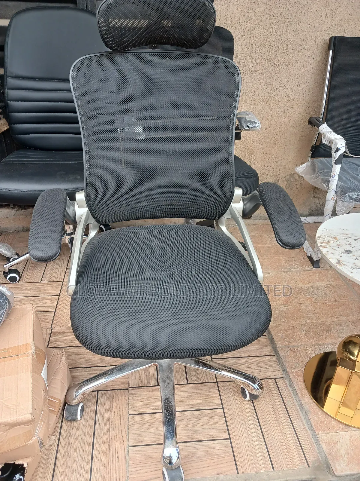 Luxury Executive Chair With Headrest