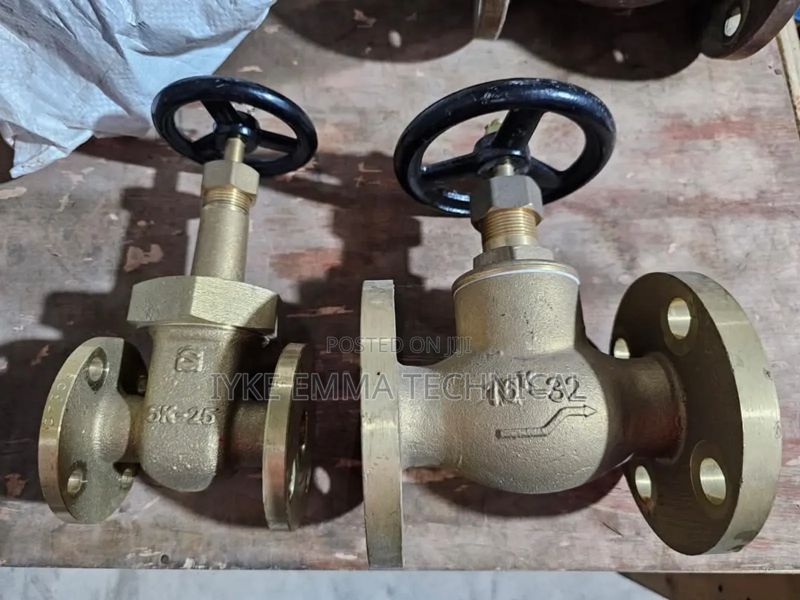Brass Globe Valve
(Bronze Globe Valve)
Size: Dn 15 –Dn 32