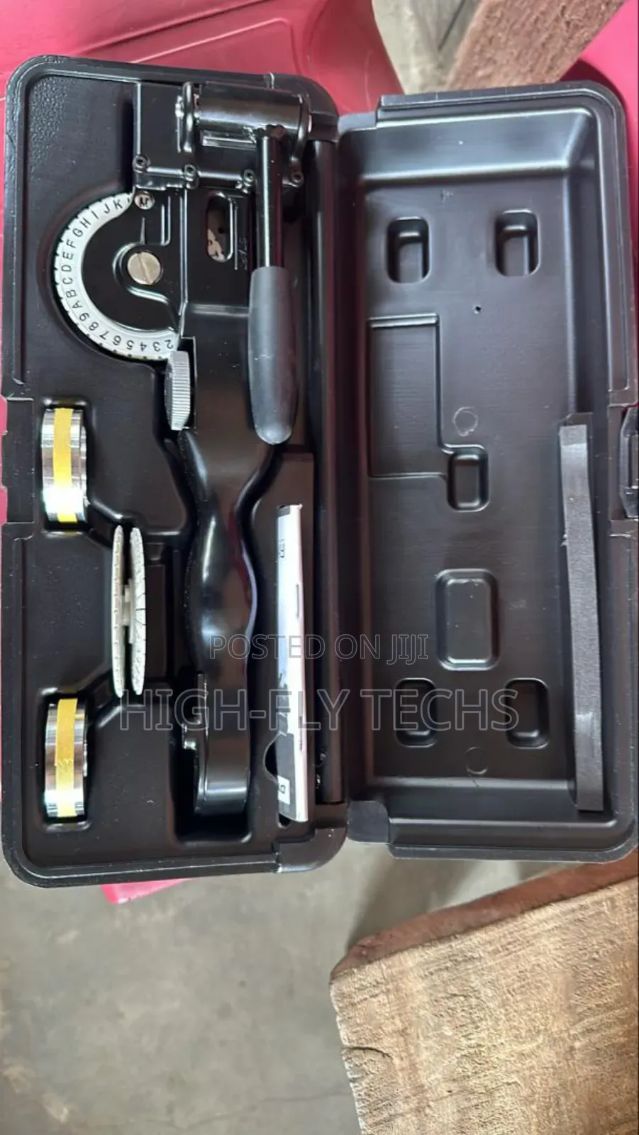 Dymo Rhino M1011 Metal Tape Embosser Kit