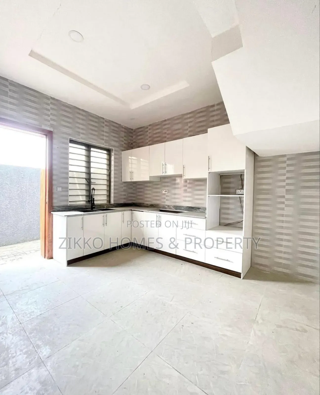 4bdrm Townhouse/Terrace in Ikota, Lekki for sale