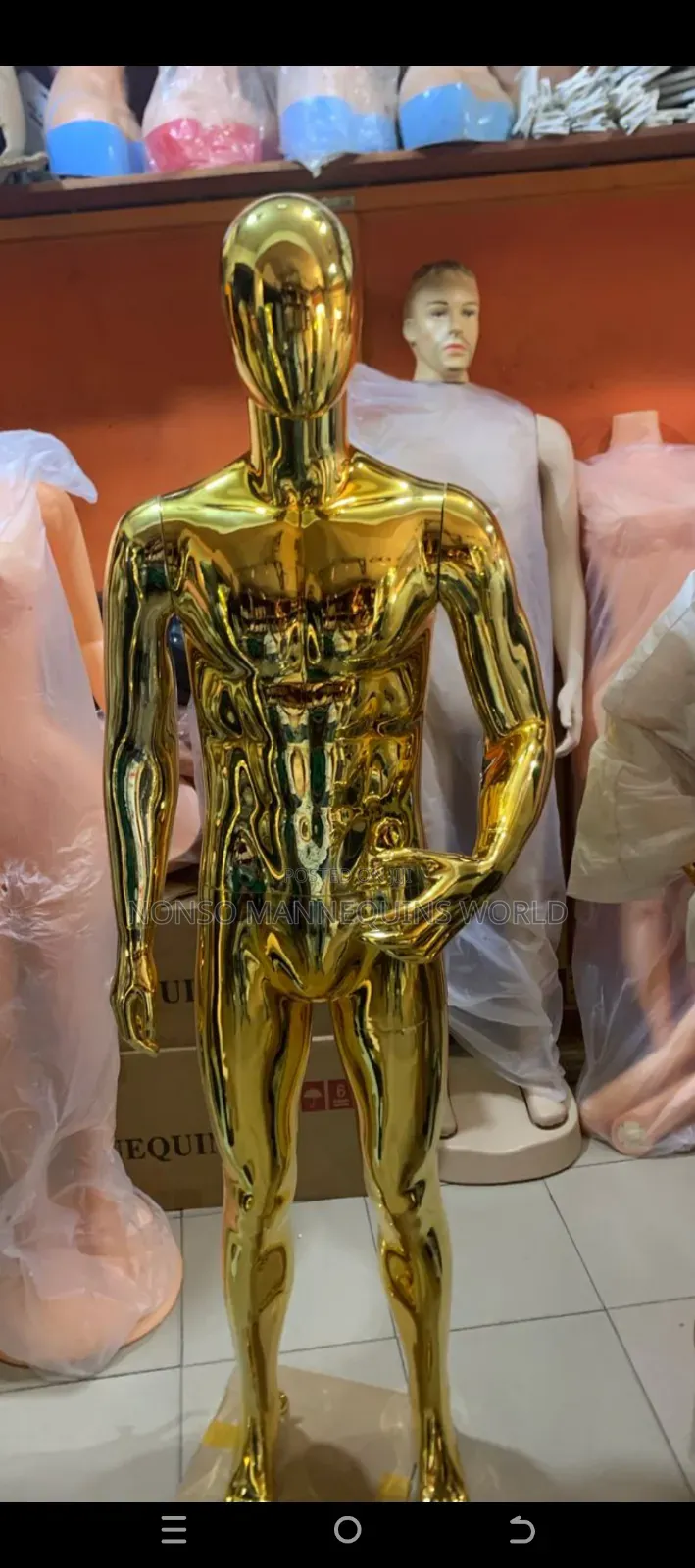 Faceless Gold Male Mannequin