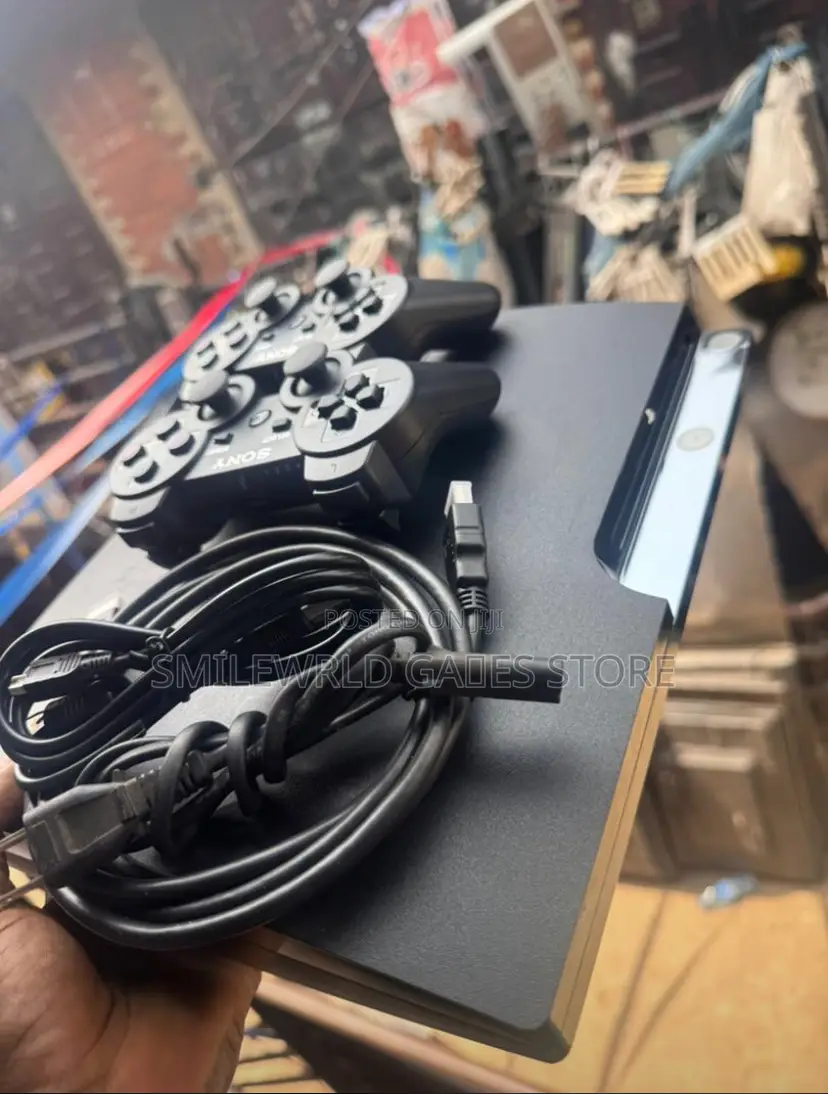 Ps3 With 2 Controllers Plus 15 Games Installed