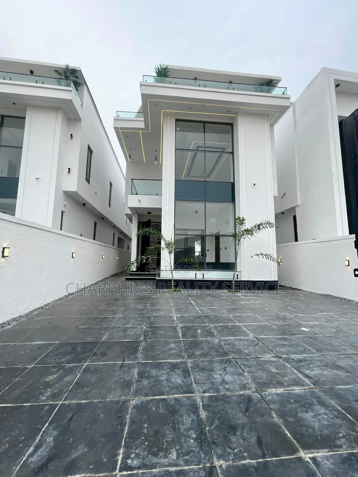 5bdrm Duplex in Ajah for sale