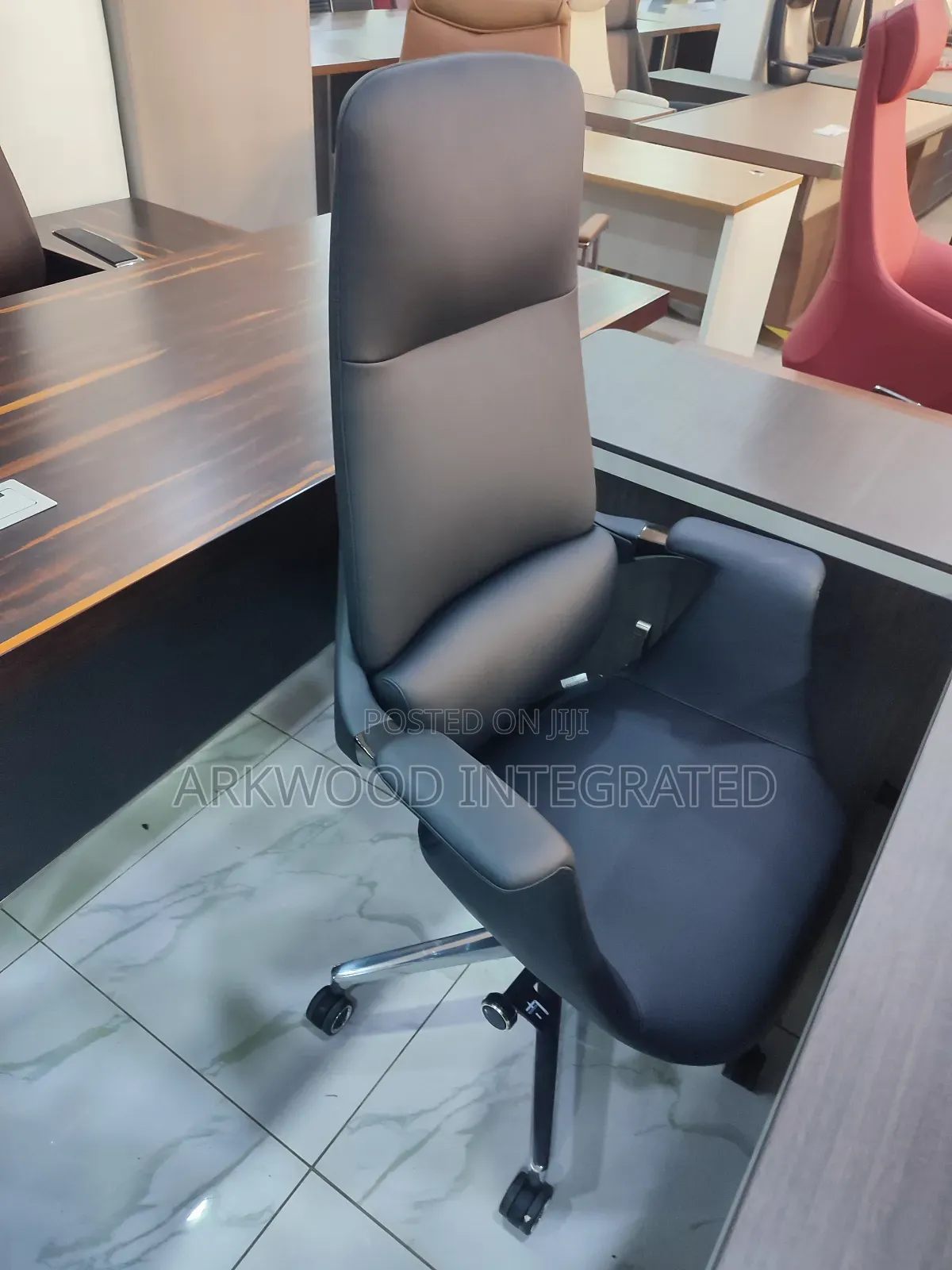 High Back Ergonomic Office Swivel Chair