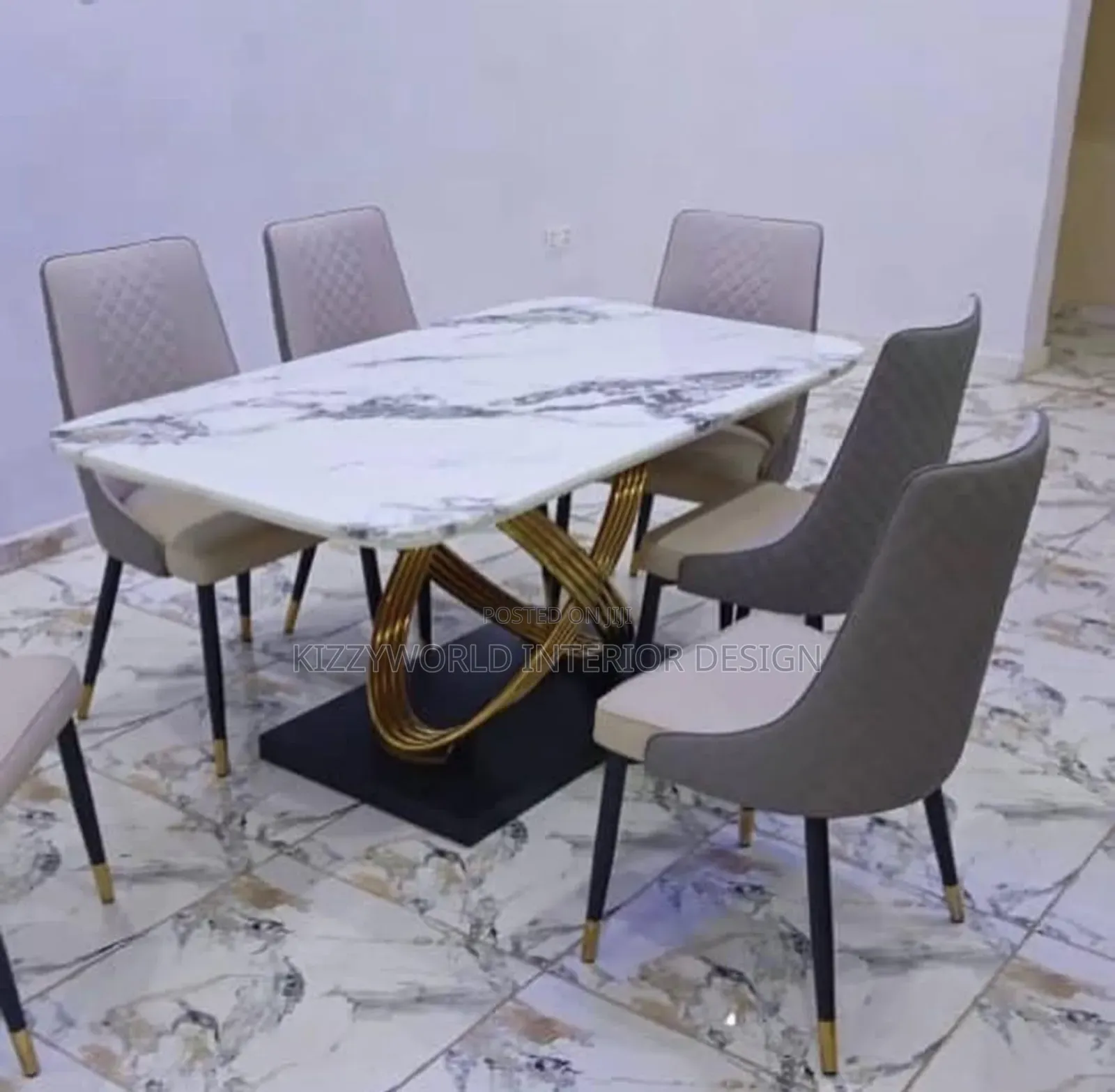 Executive Quality Dinning Table With Six Chairs.