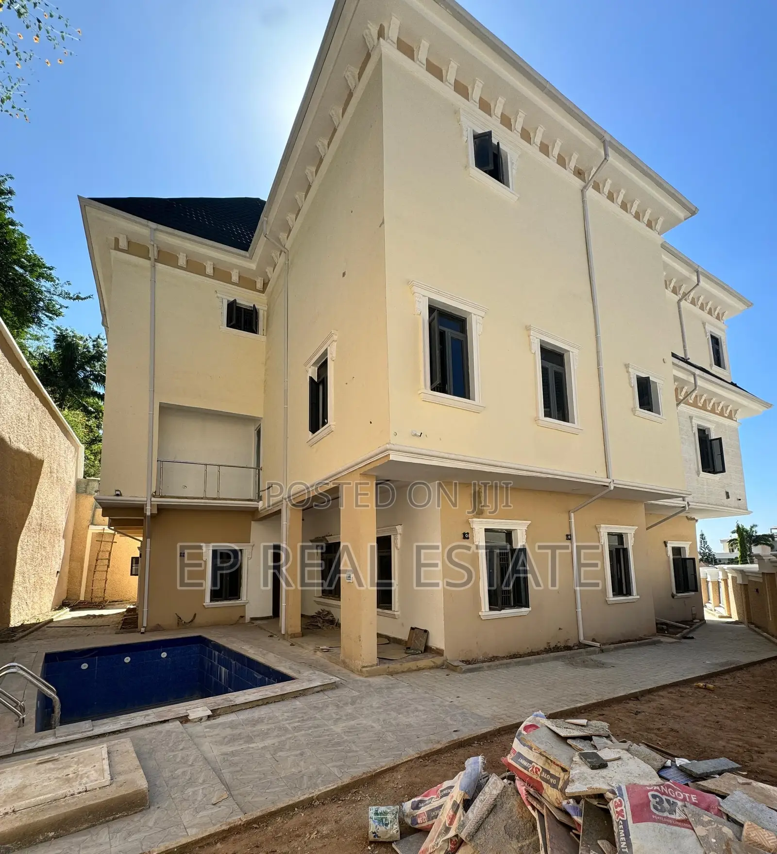 8bdrm House in Asokoro for sale