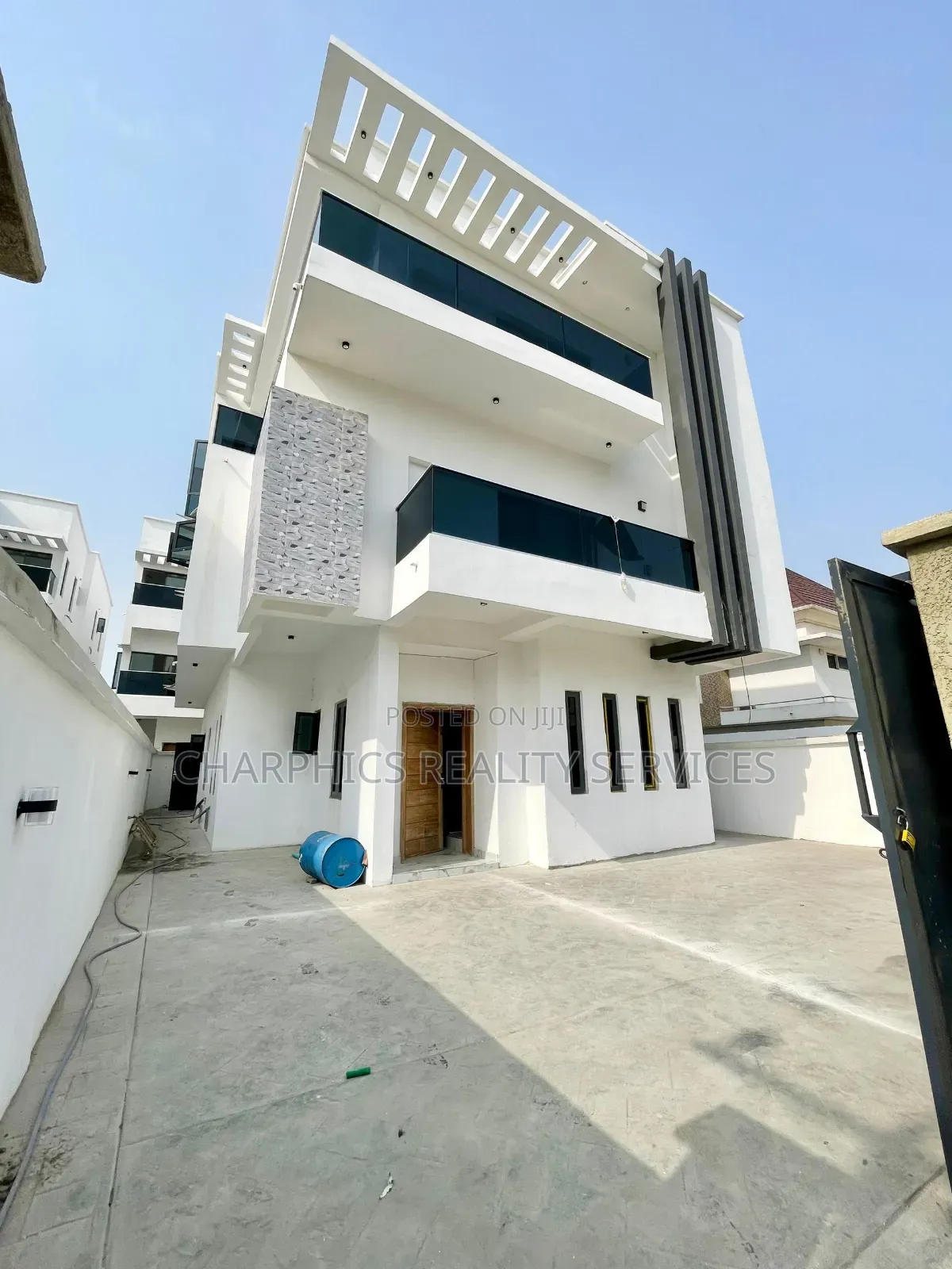 5bdrm Duplex in Ologolo for sale