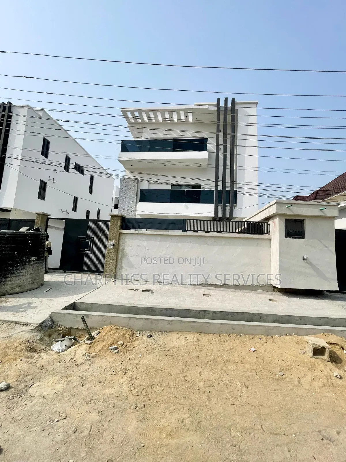 5bdrm Duplex in Ologolo for sale