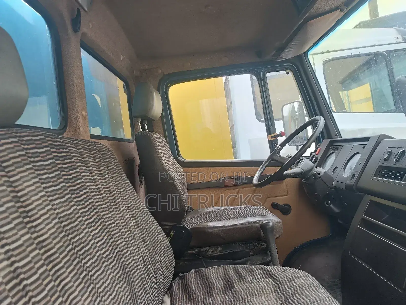Mercedes Benz 609 Container Truck