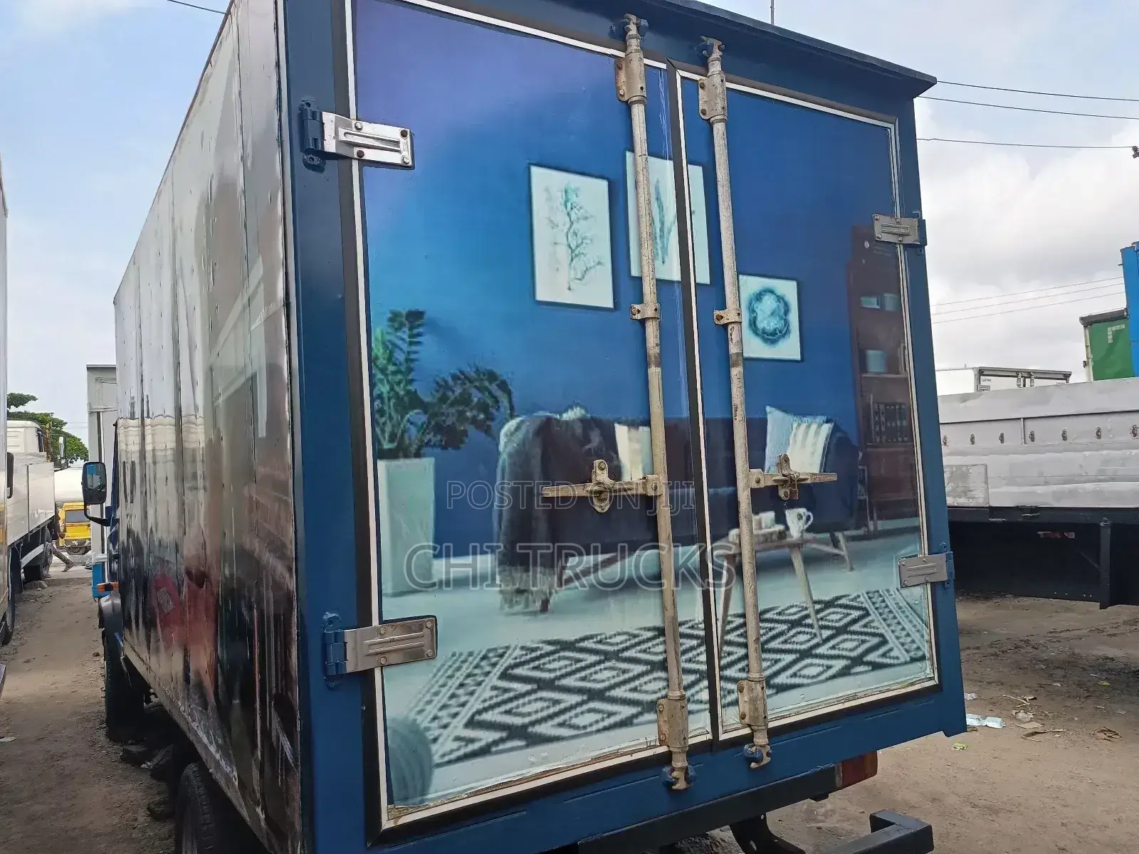 Mercedes Benz 609 Container Truck