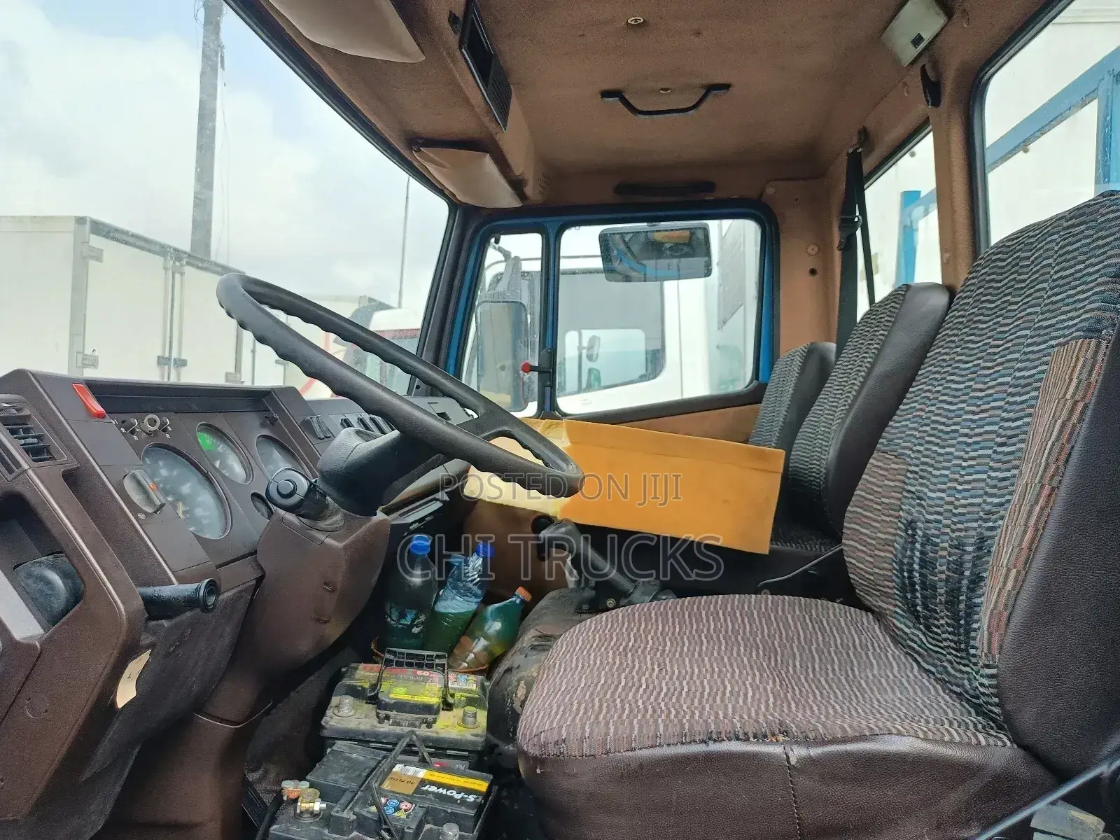 Mercedes Benz 814 German Truck 20ft