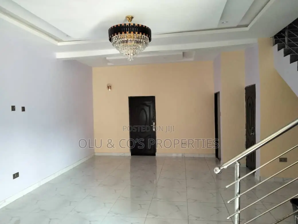 3bdrm Townhouse / Terrace in Larix Estate, Apo District for rent
