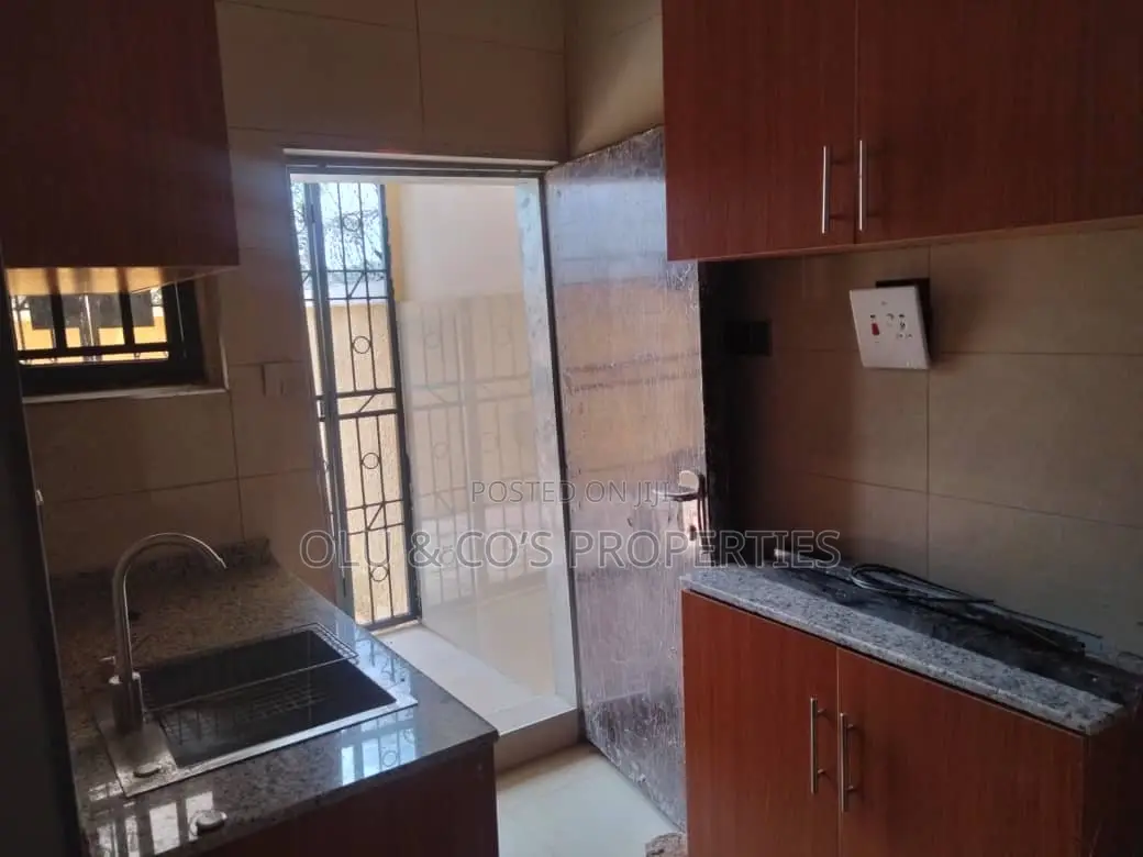 3bdrm Townhouse / Terrace in Larix Estate, Apo District for rent