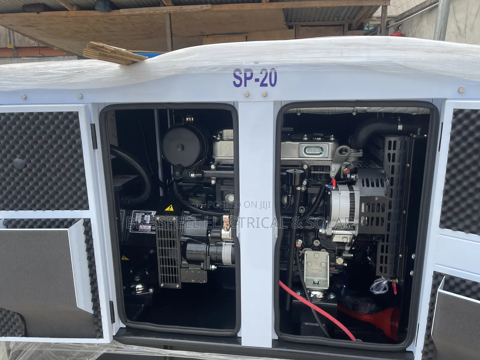Vibrant Perkins Soundproof Diesel Generator 20kva