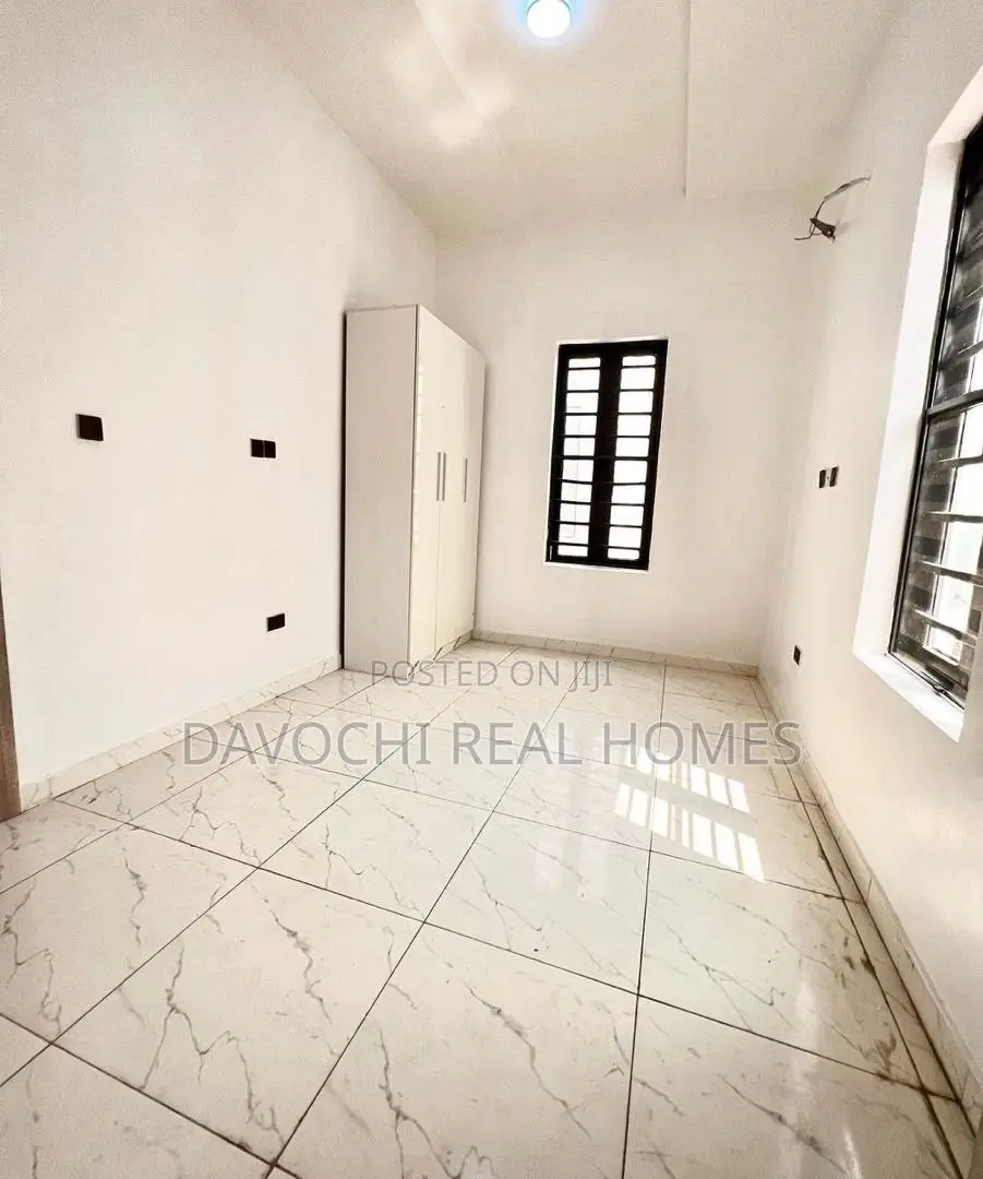 4bdrm Duplex in Ologolo, Lekki for rent