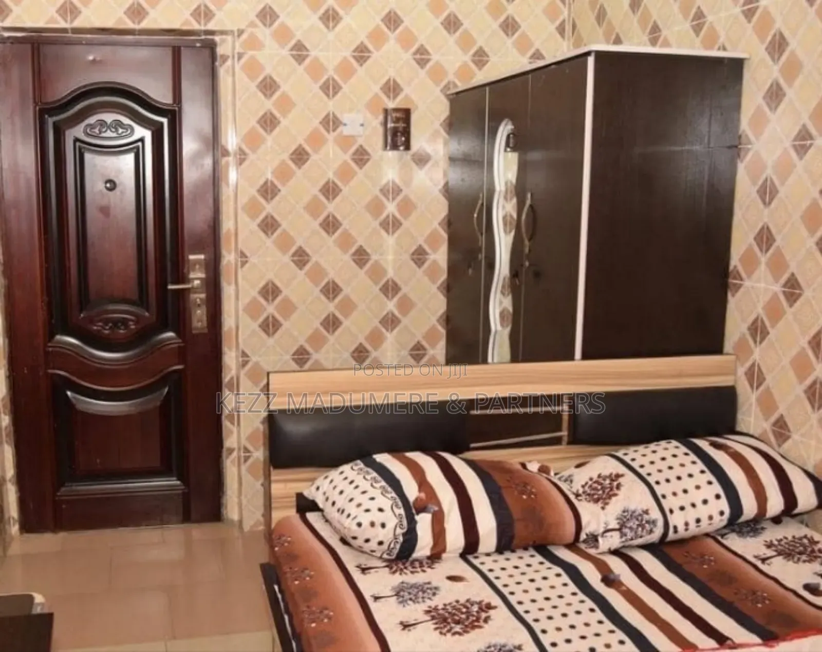 For Sale : 7 Rooms Hotel With Swimming Pool at Elelenwo ,Ph