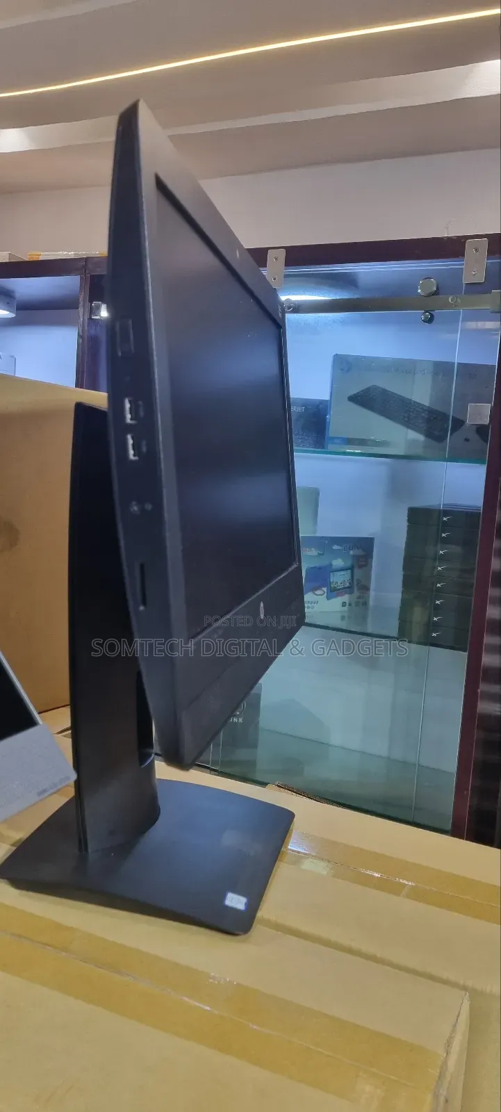 New Desktop Computer HP ProOne 600 G3 8GB Intel Core I5 SSD 128GB