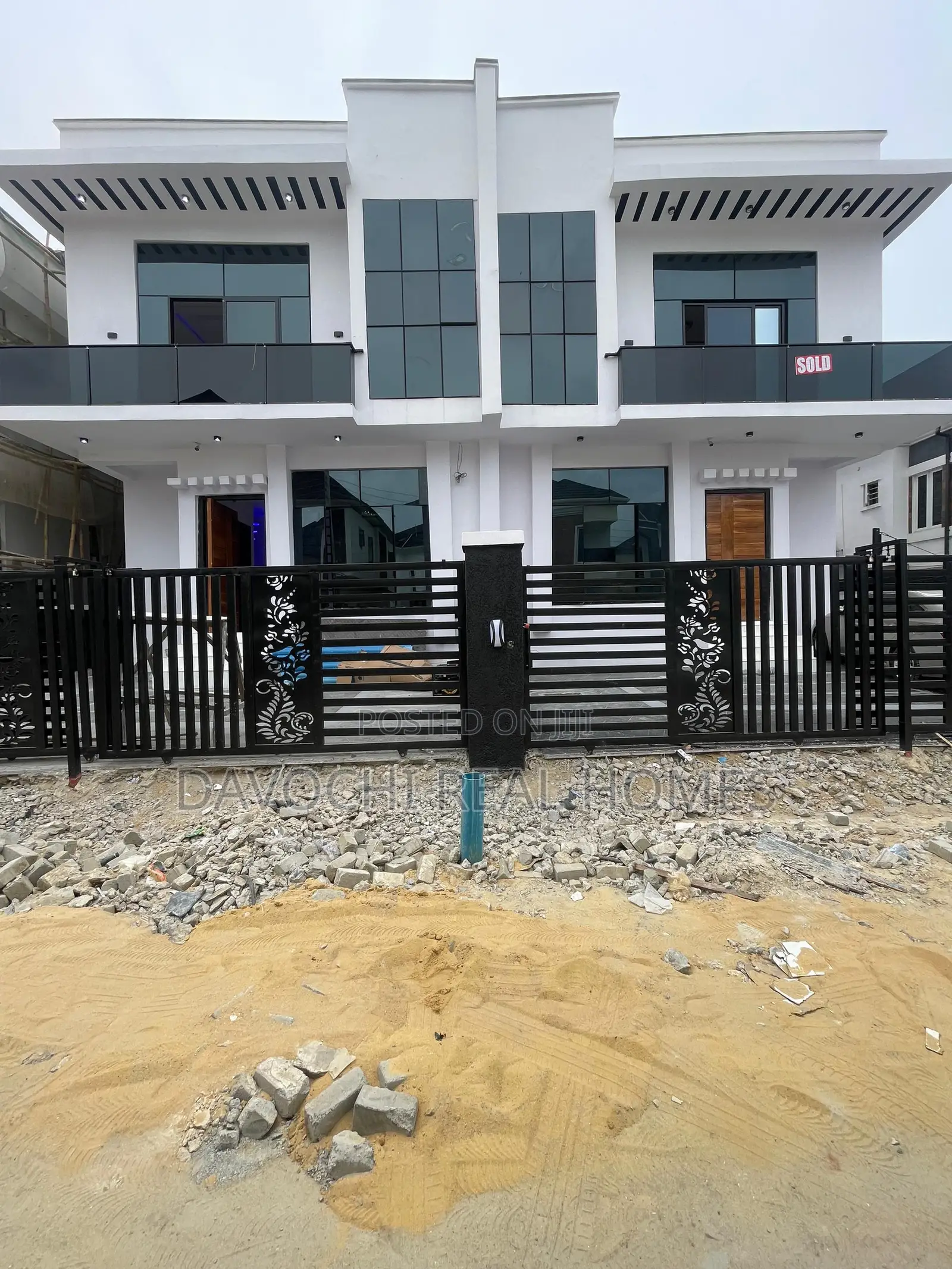 4bdrm Duplex in Ikota, Lagos for sale