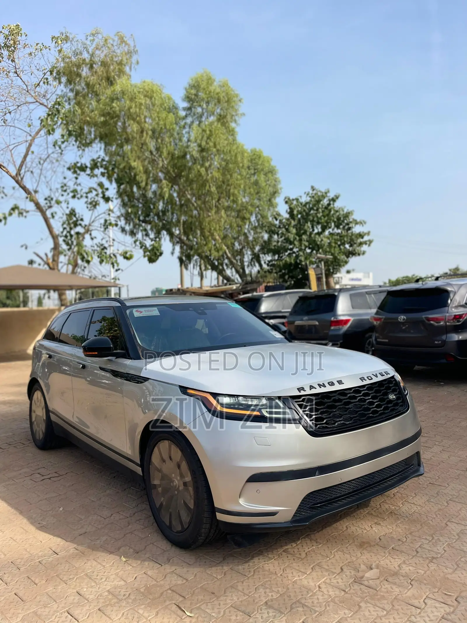 Land Rover Range Rover Velar P340 SE R-Dynamic 4x4 2019 Gold