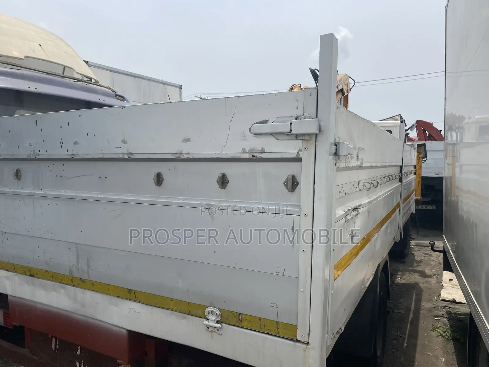 Mercedes Benz Hiyab Truck 4 Tons White