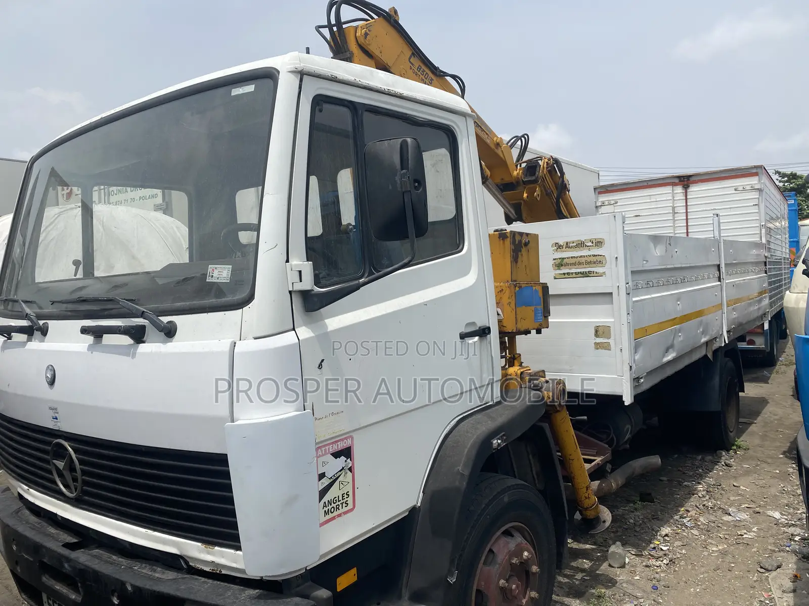 Mercedes Benz Hiyab Truck 4 Tons White