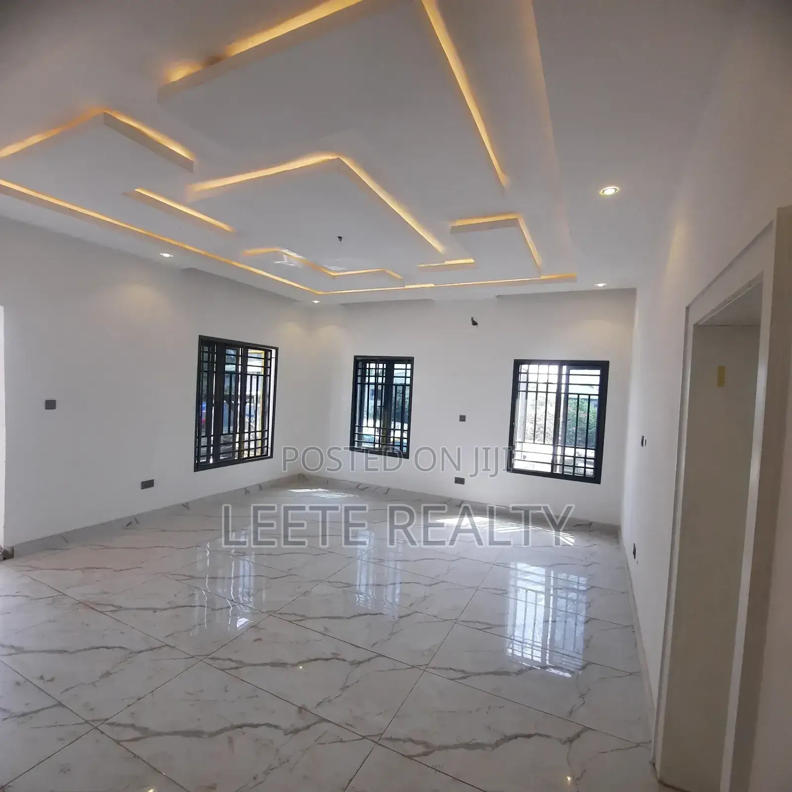 5bdrm Duplex in Jabi for sale
