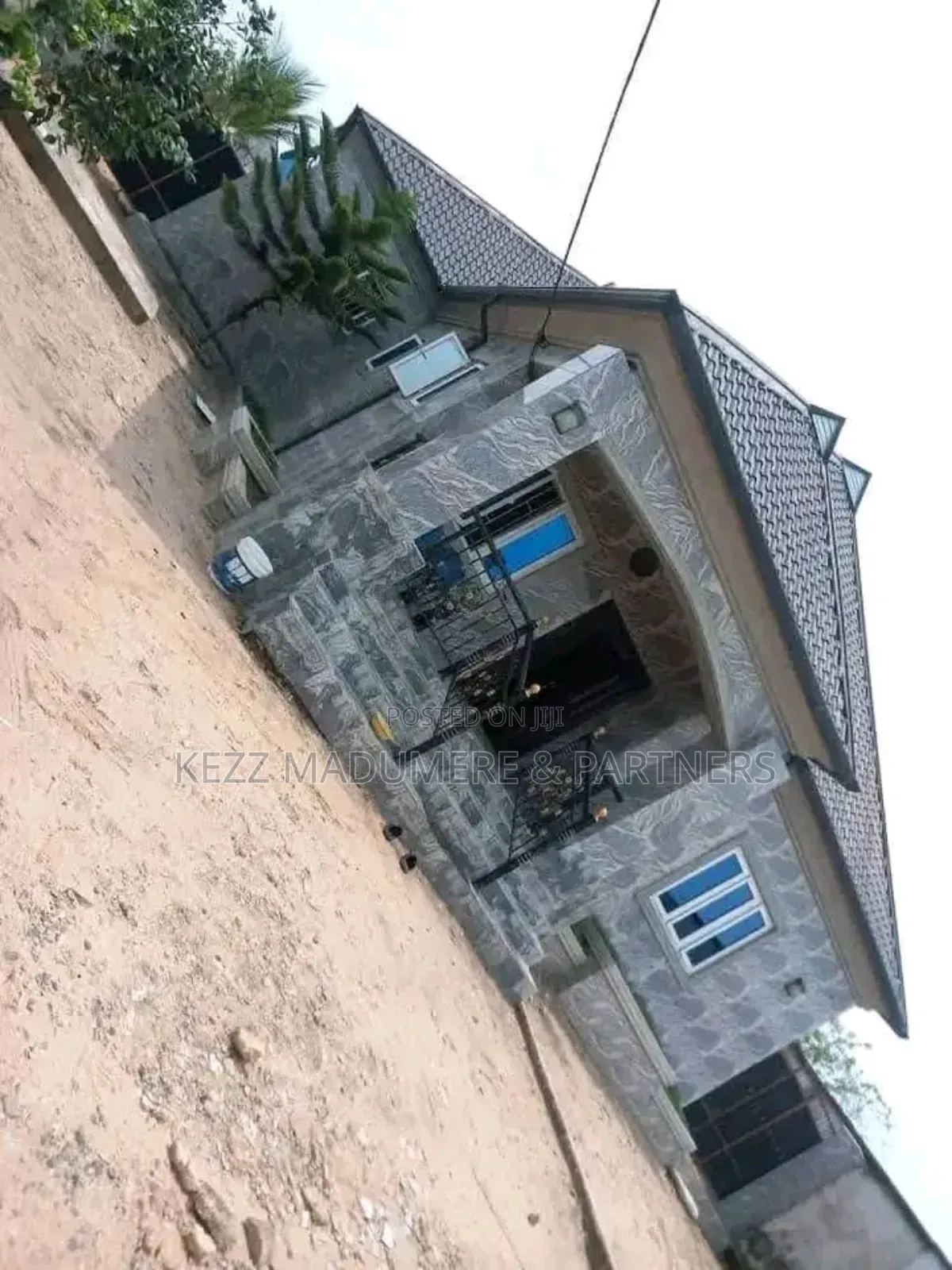4bdrm Bungalow in Ekpri , Nsukara, Off for sale