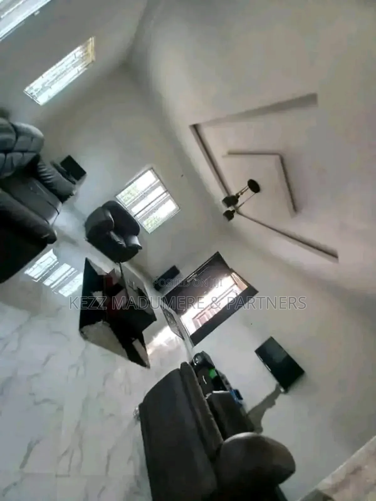 4bdrm Bungalow in Ekpri , Nsukara, Off for sale