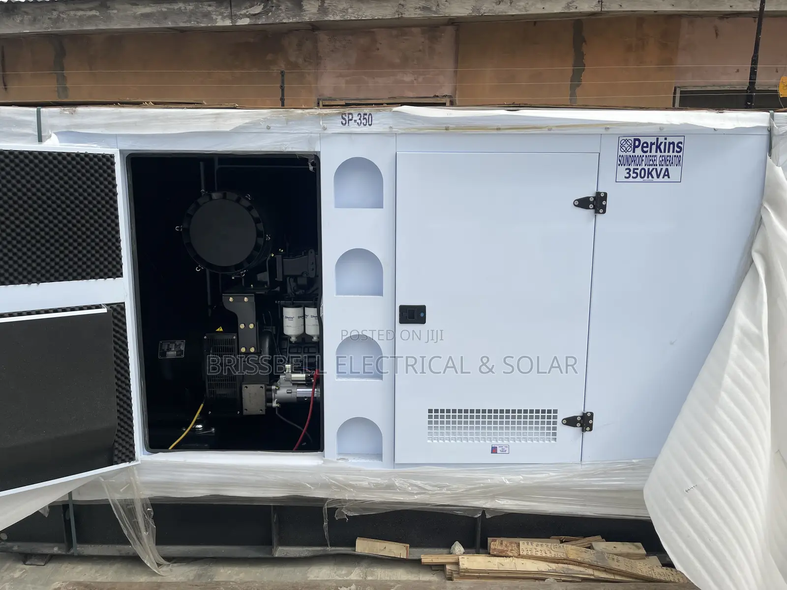 Silent England Perkins Soundproof Diesel Generator 350kva