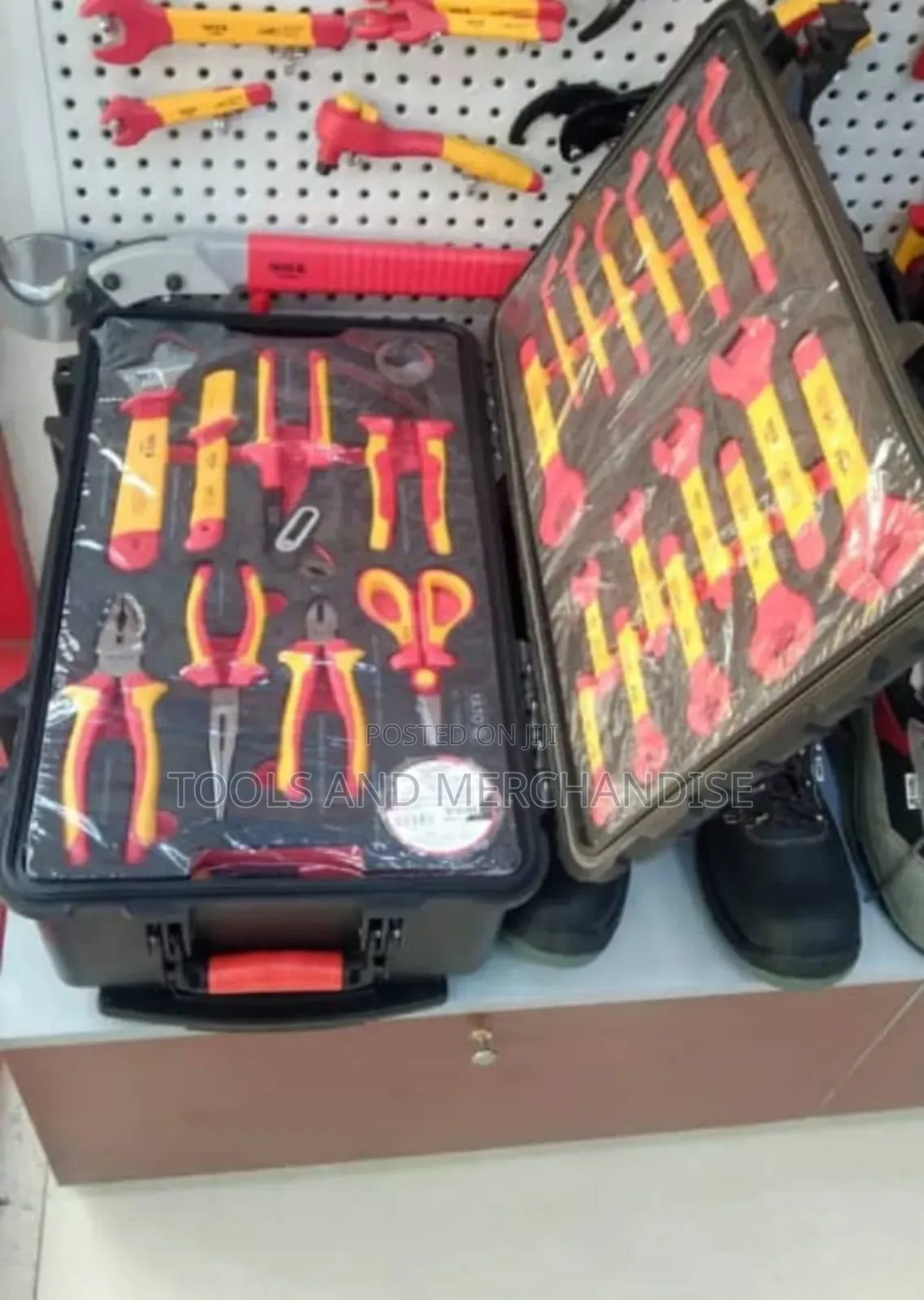 Insulated(Electrical )Tools Box (1000v)Yato
