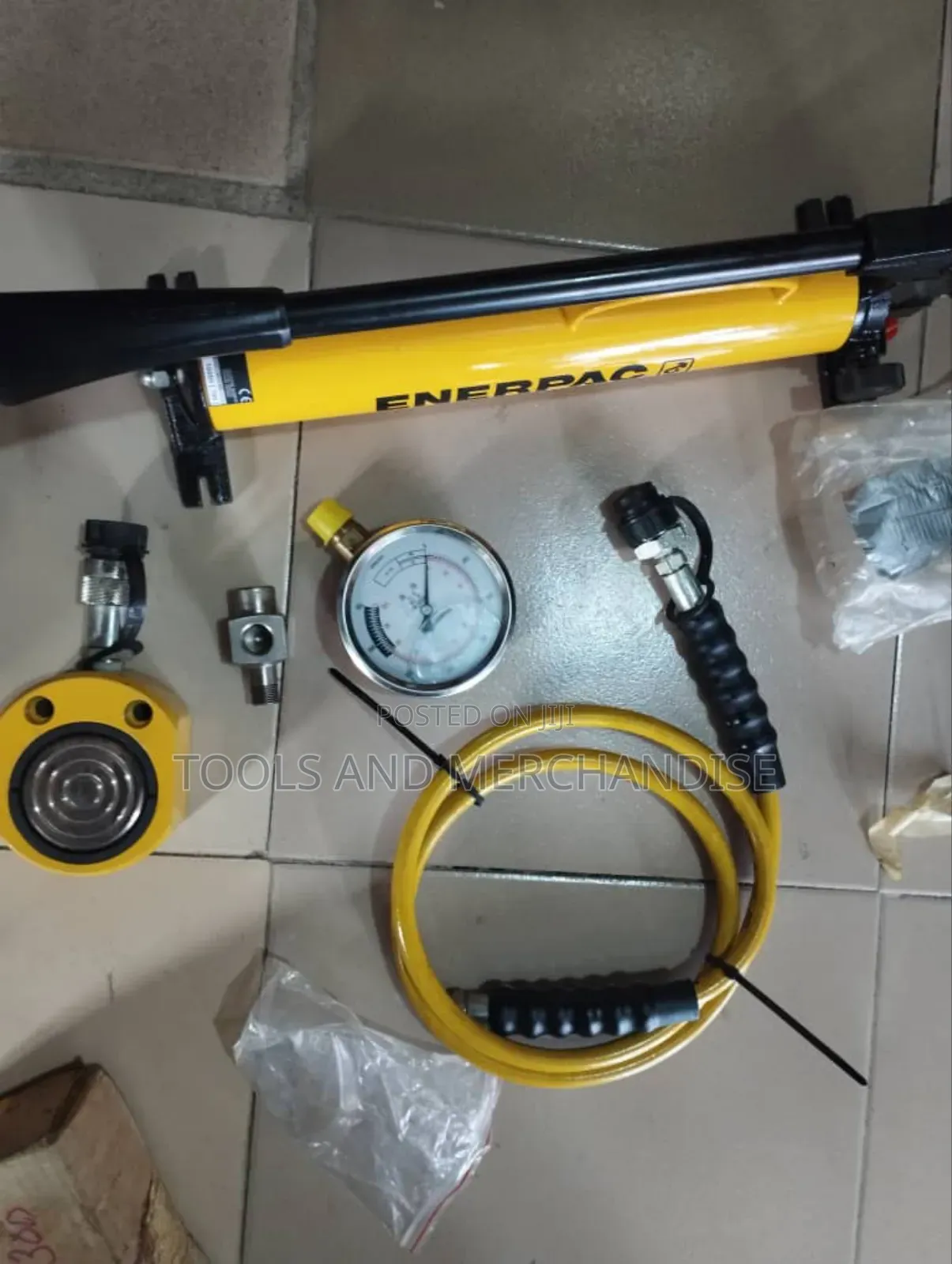 Hydraulic Cylinder Jack and Pump With Guage (Enerpac)