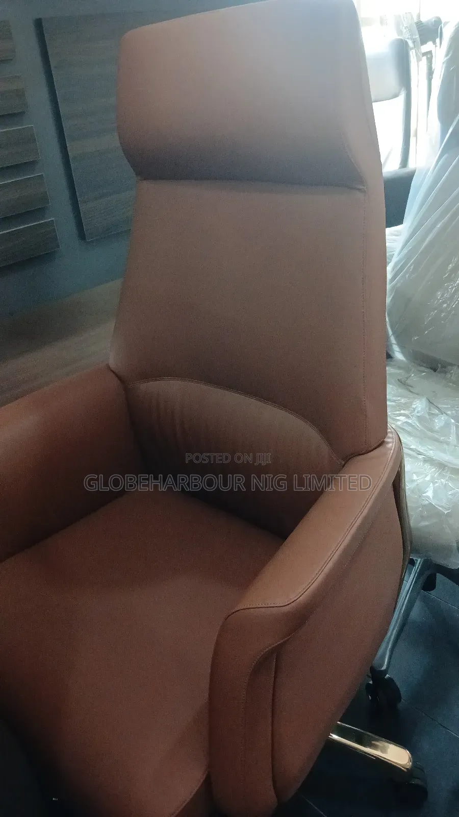 Luxury High-Quality Executive Chair Comes With Free Install