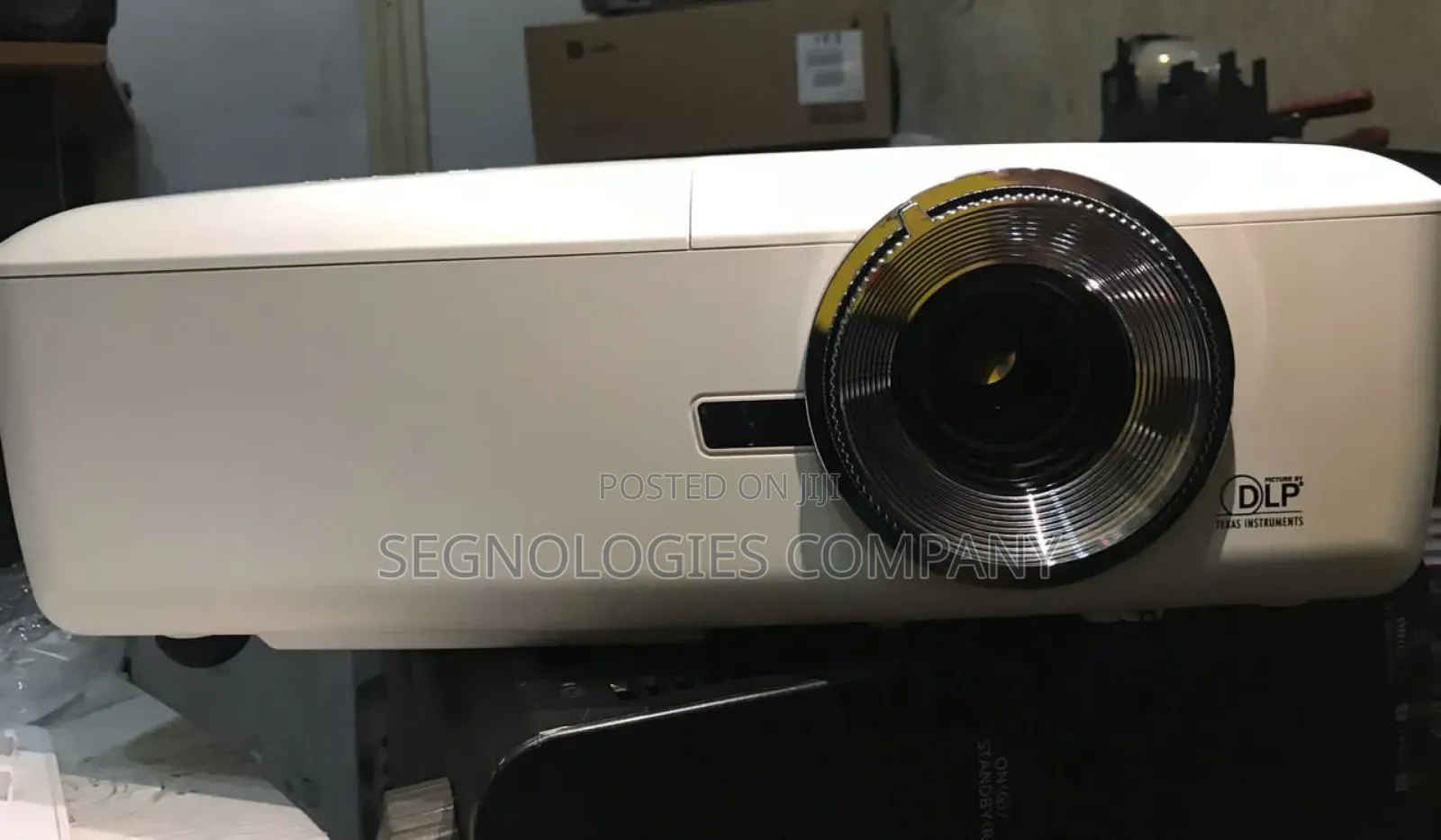 Optoma Ex815 5500 Lumens Xga Dlp Projector