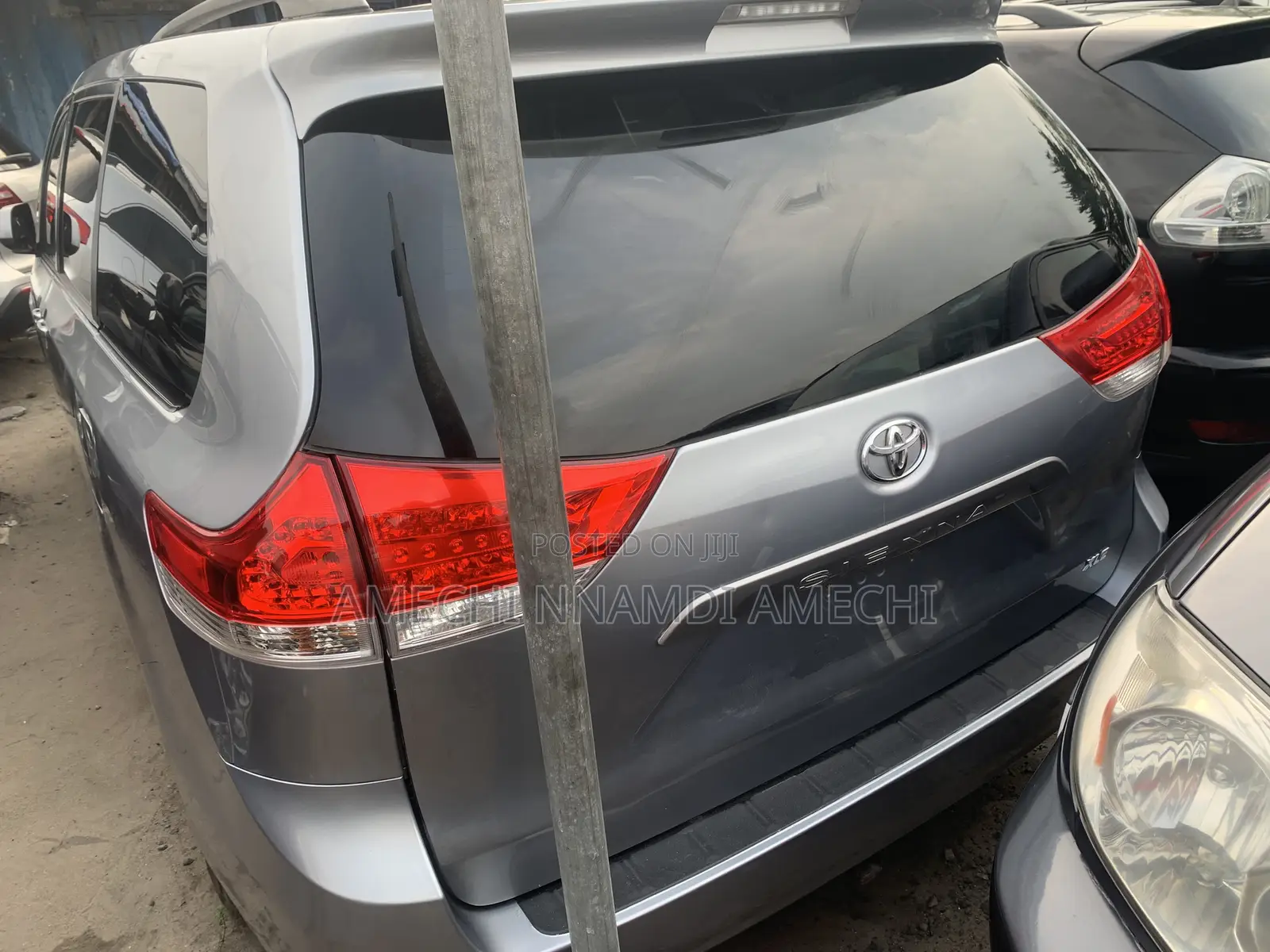 Toyota Sienna XLE AWD 7-Passenger 2013 Silver