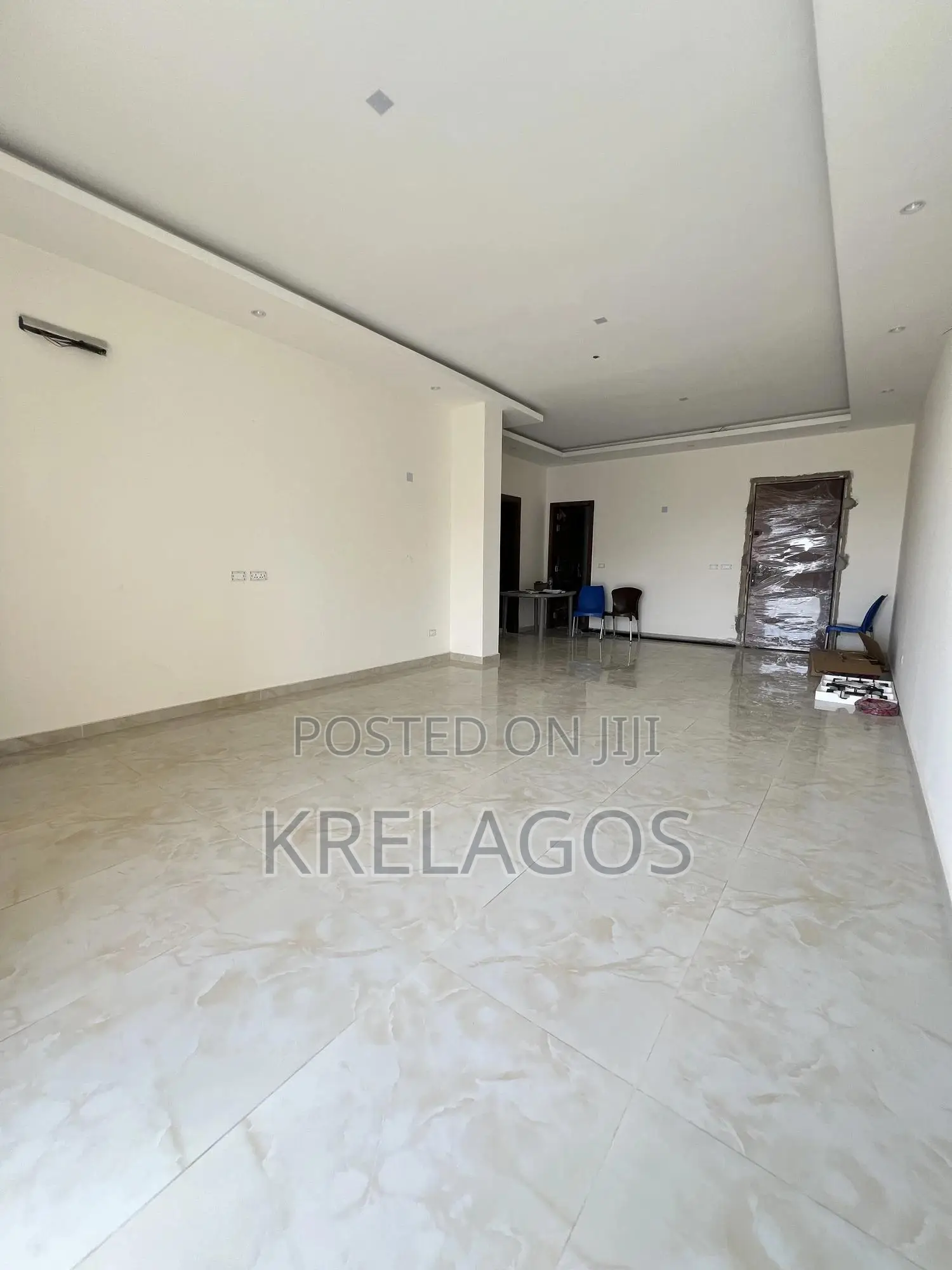 2bdrm Apartment in Akin Adesola for sale