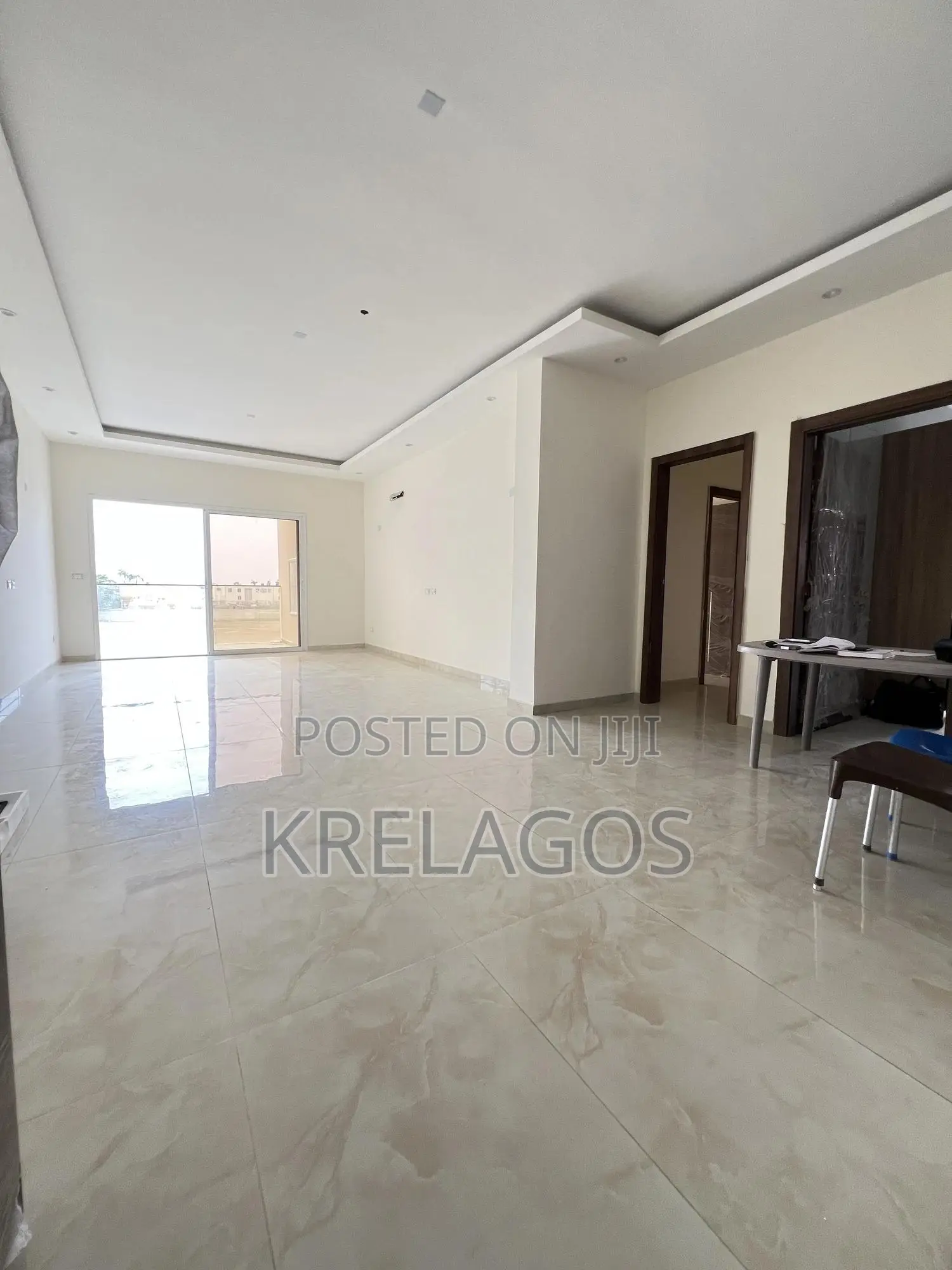 2bdrm Apartment in Akin Adesola for sale