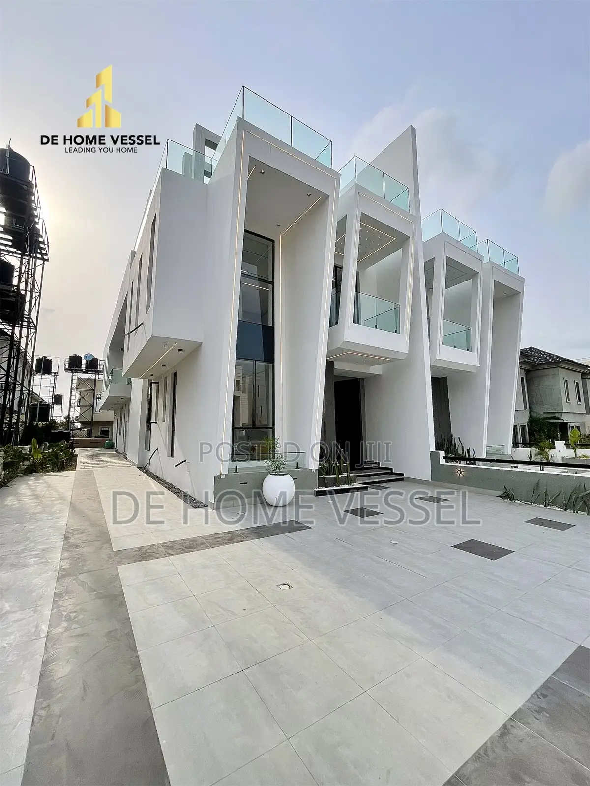 5bdrm Duplex in Osapa london for sale