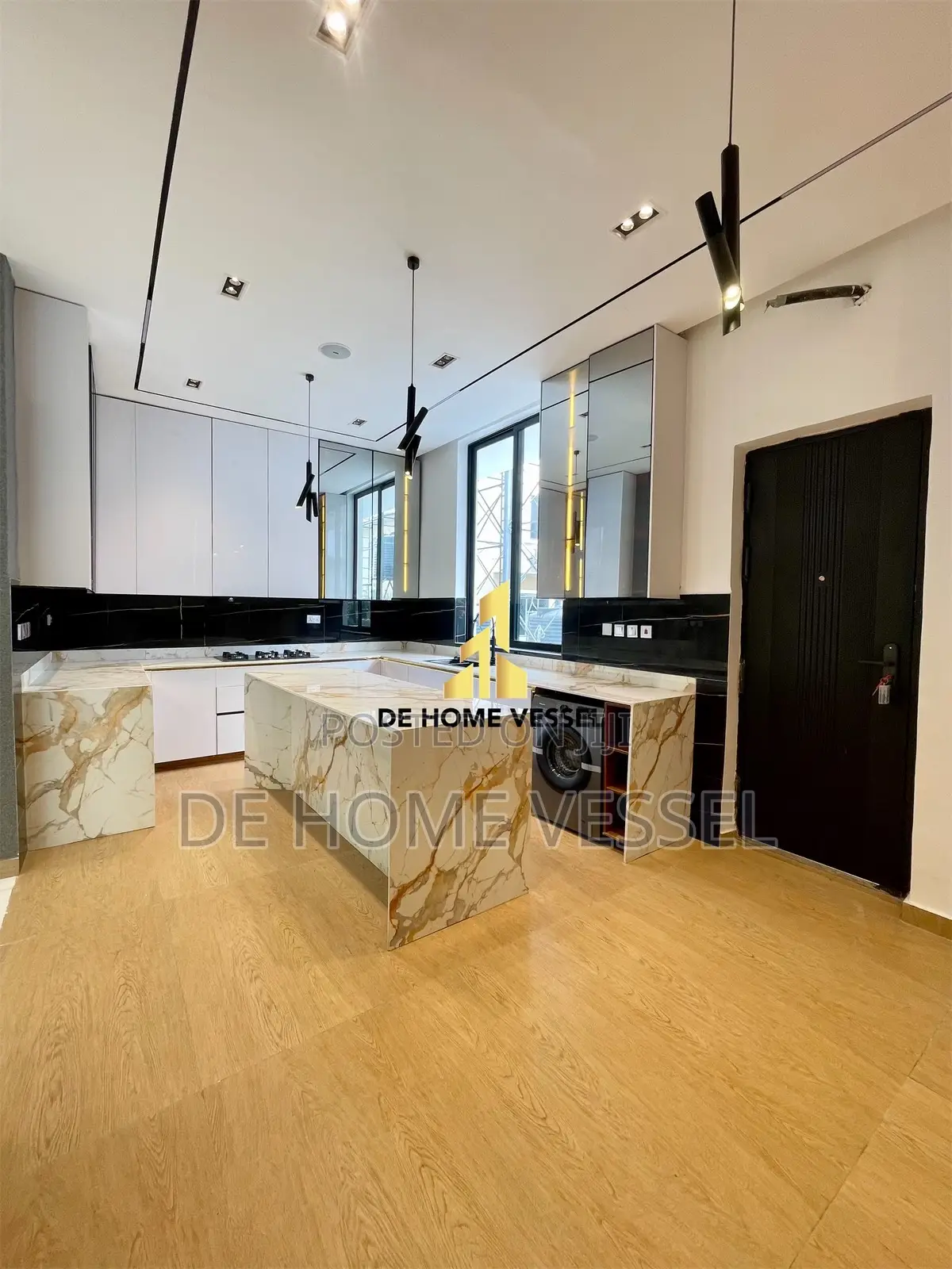 5bdrm Duplex in Osapa london for sale